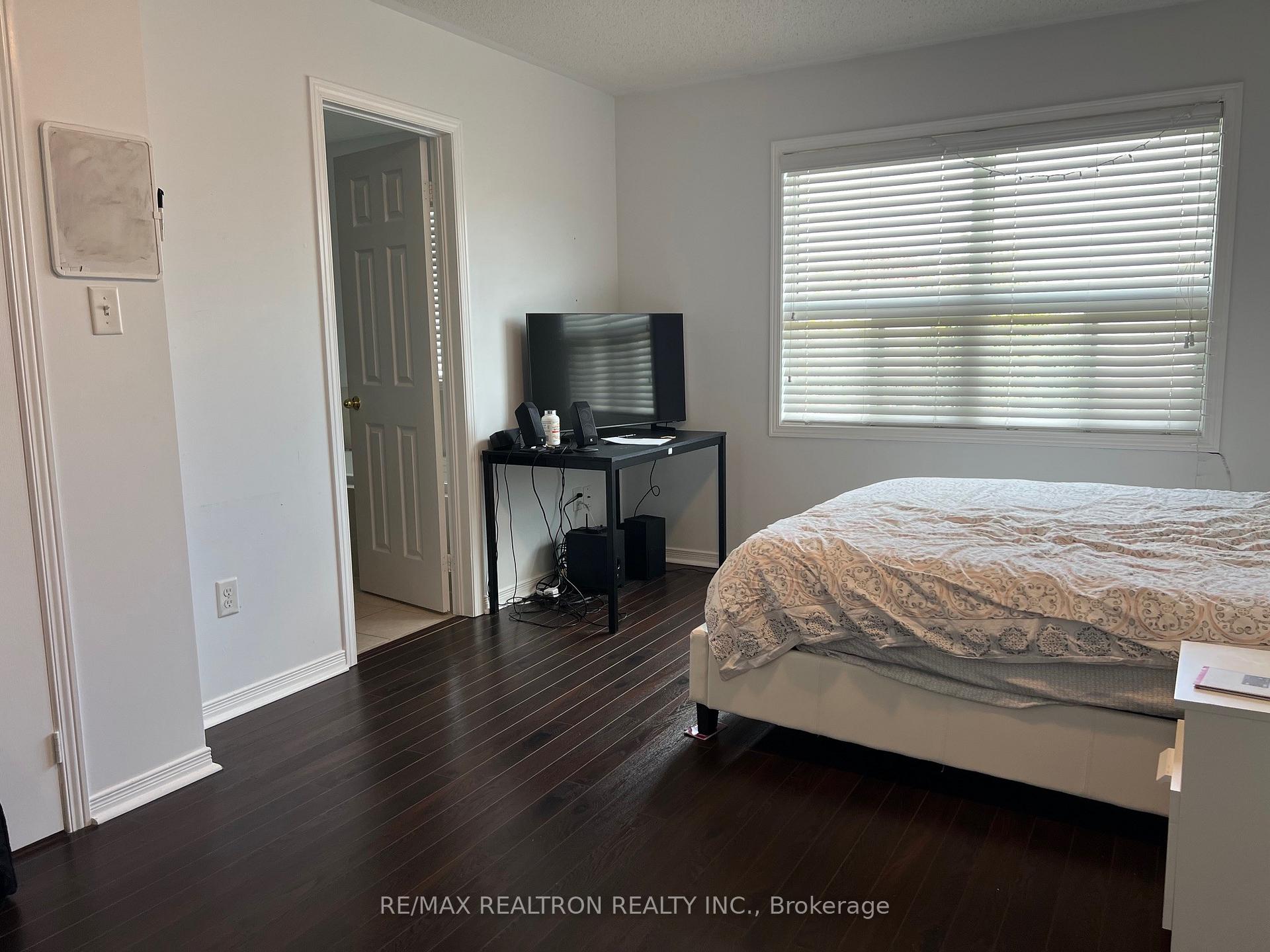 Photo 33 of Unit #Upper, 44 Lewis Honey Drive, Aurora, Bayview Northeast — HOMEH