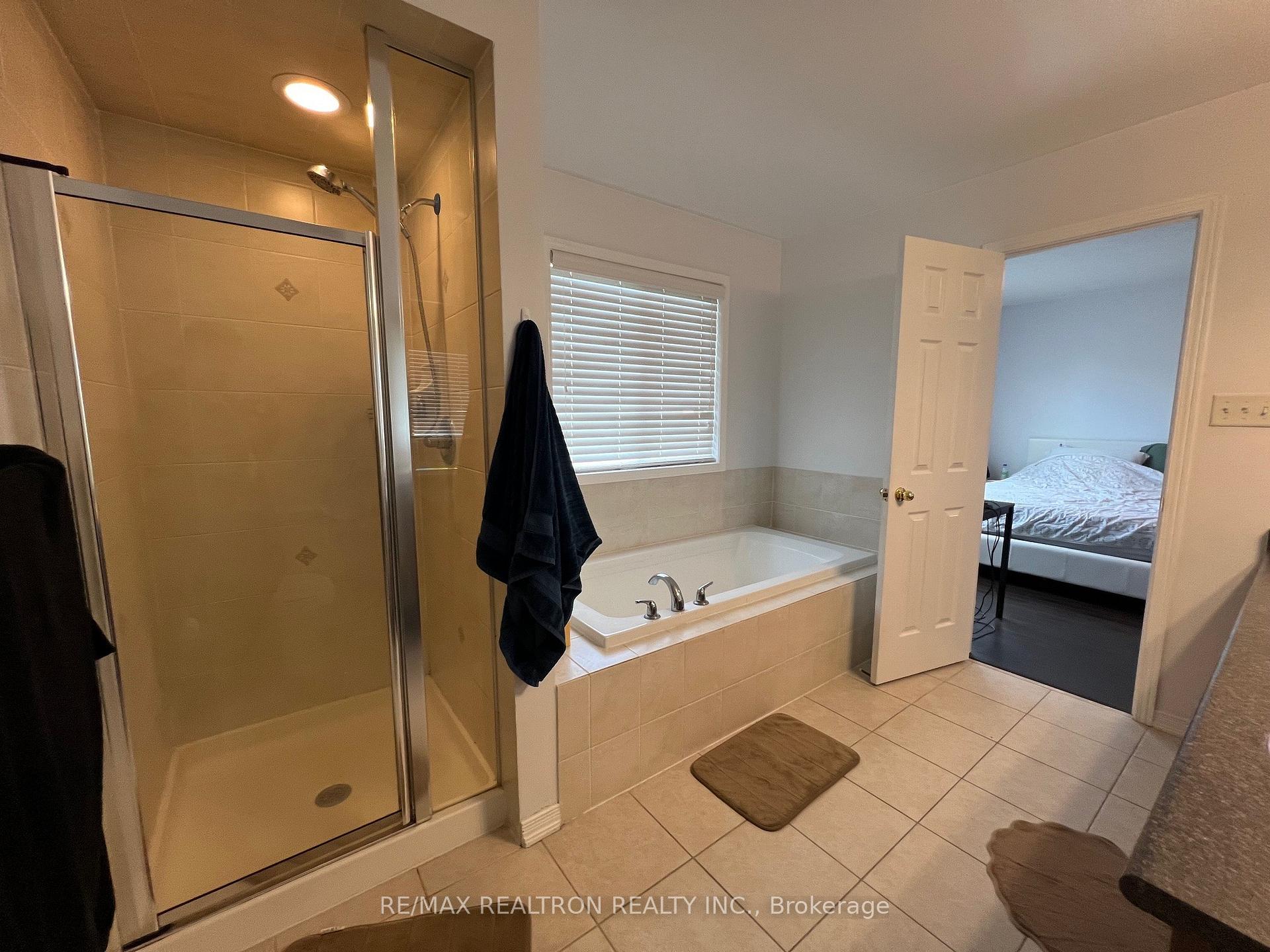 Photo 39 of Unit #Upper, 44 Lewis Honey Drive, Aurora, Bayview Northeast — HOMEH