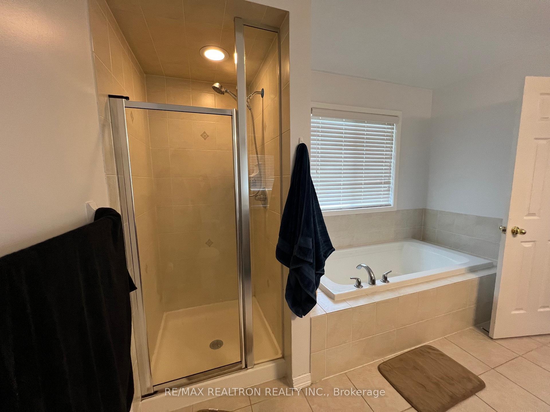 Photo 40 of Unit #Upper, 44 Lewis Honey Drive, Aurora, Bayview Northeast — HOMEH