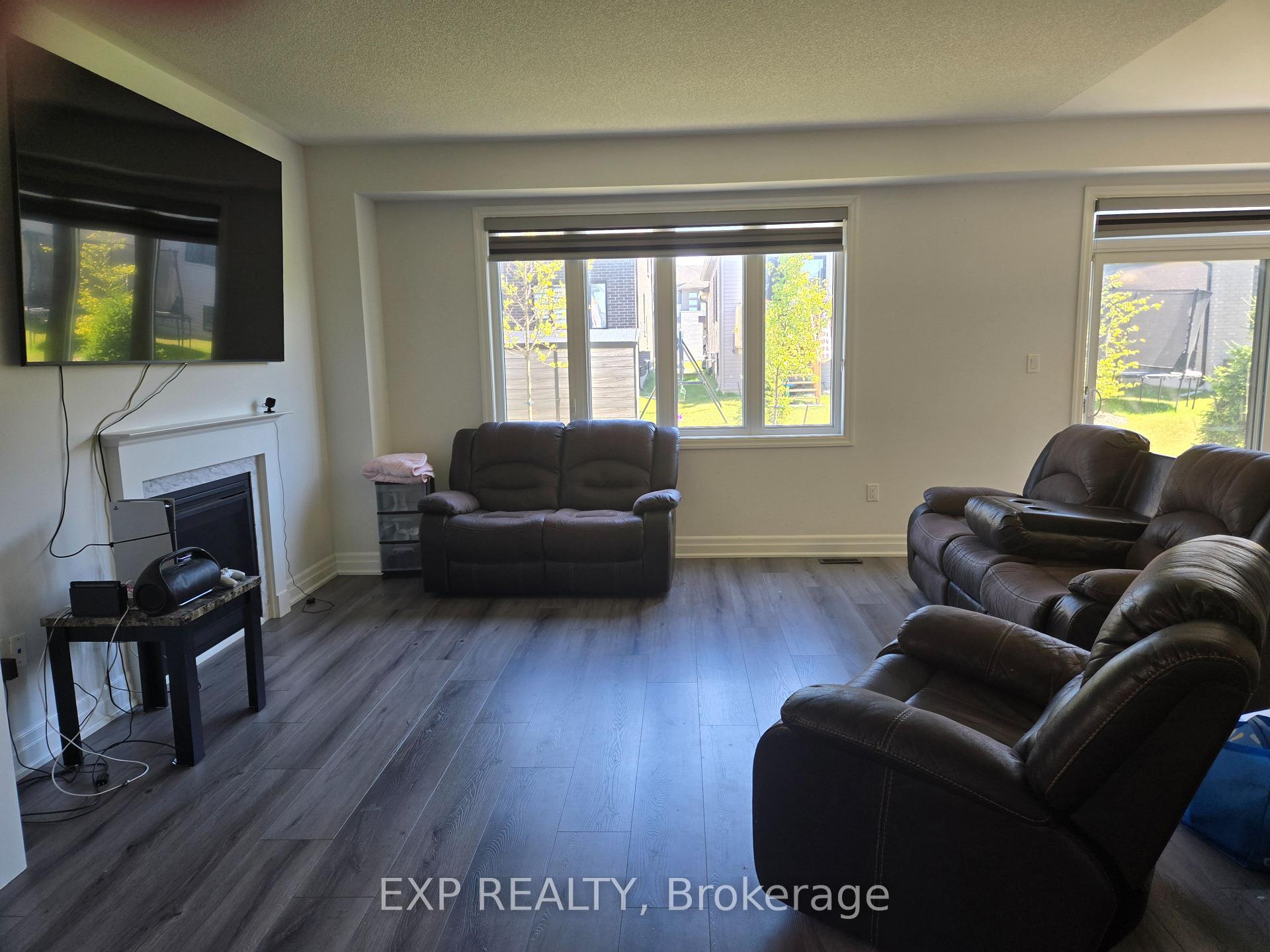 Photo 4 of 10 Nicort Road, Wasaga Beach — HOMEH