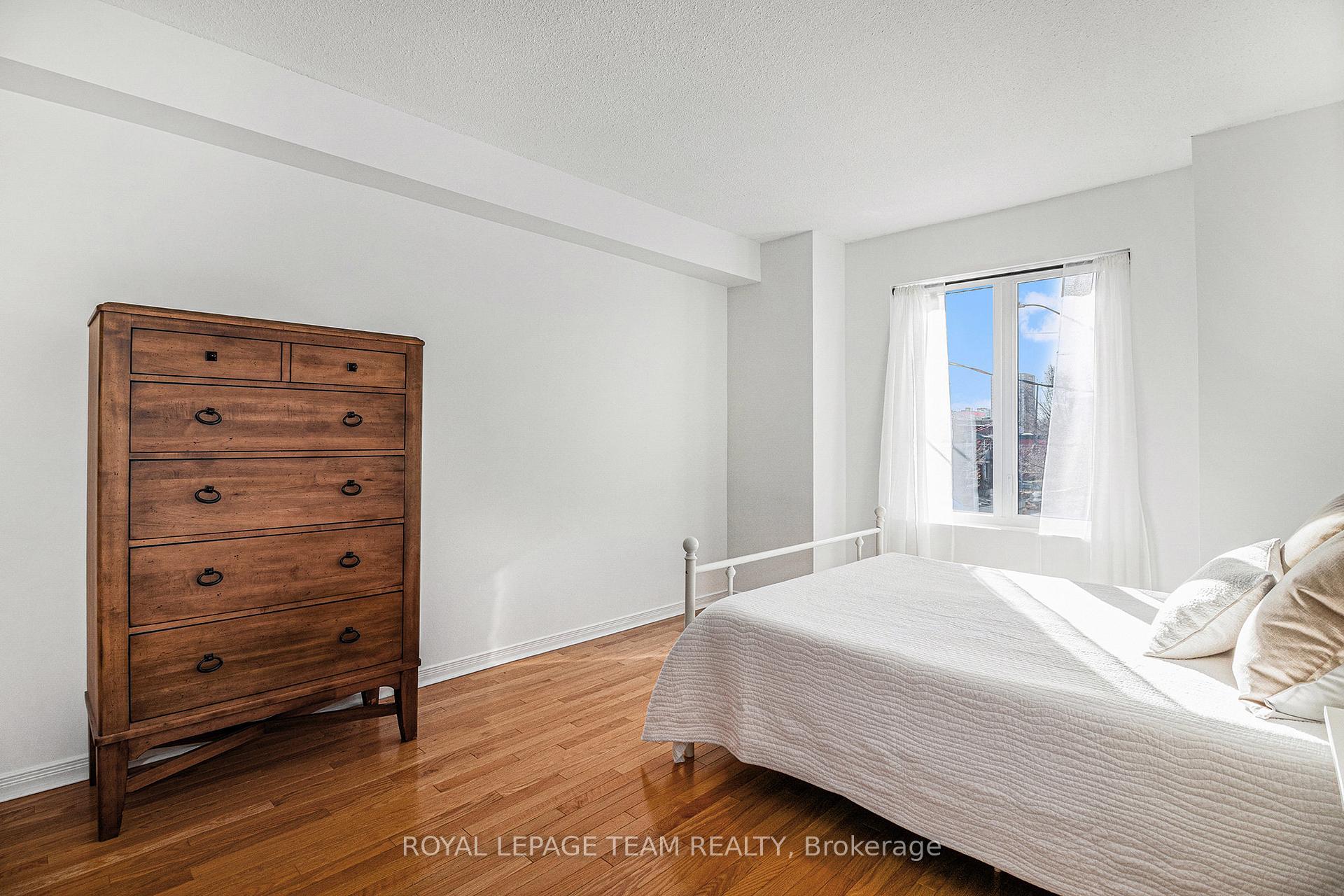 Photo 10 of 119 Elm Street, Ottawa, West Centre Town — HOMEH