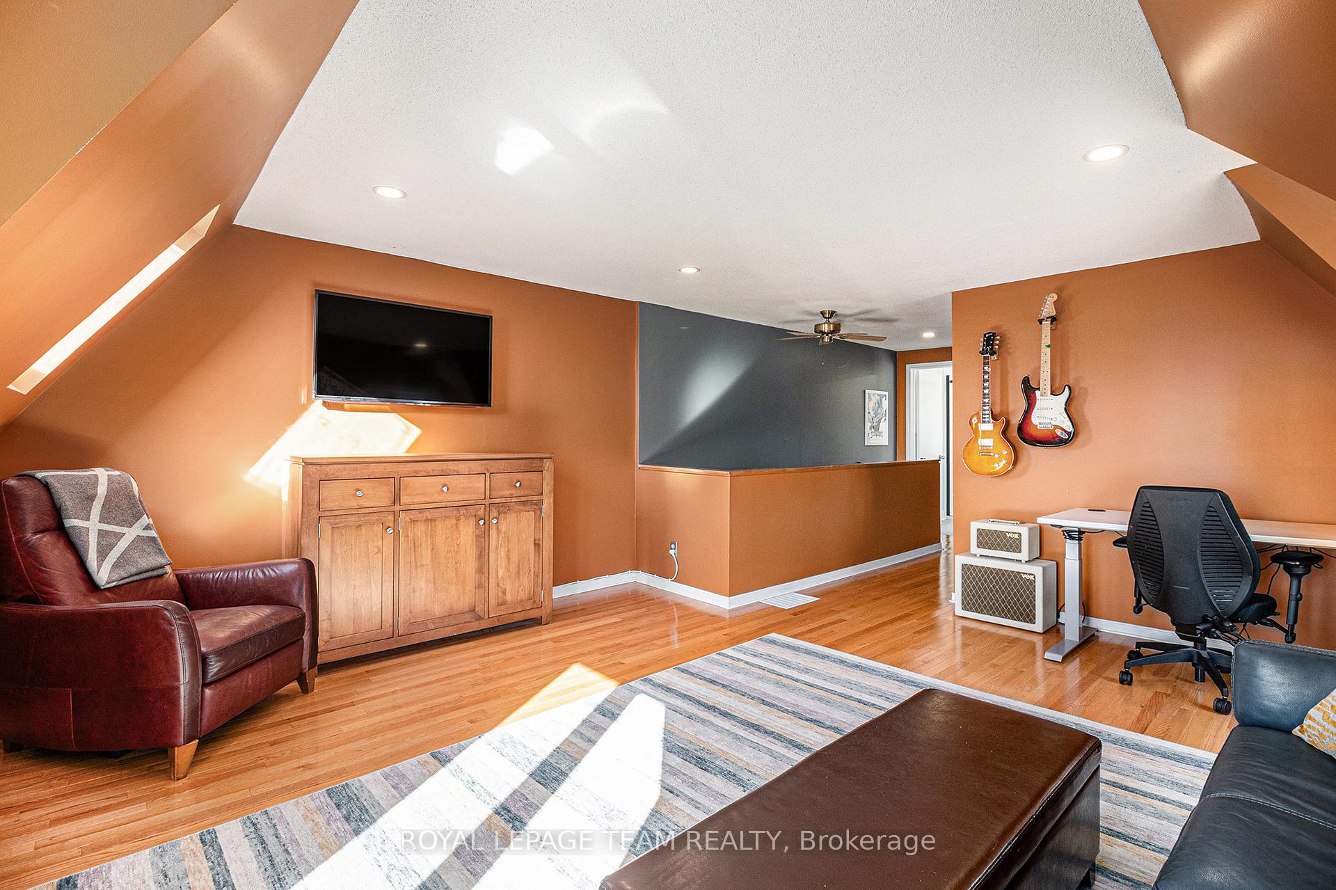 Photo 13 of 119 Elm Street, Ottawa, West Centre Town — HOMEH