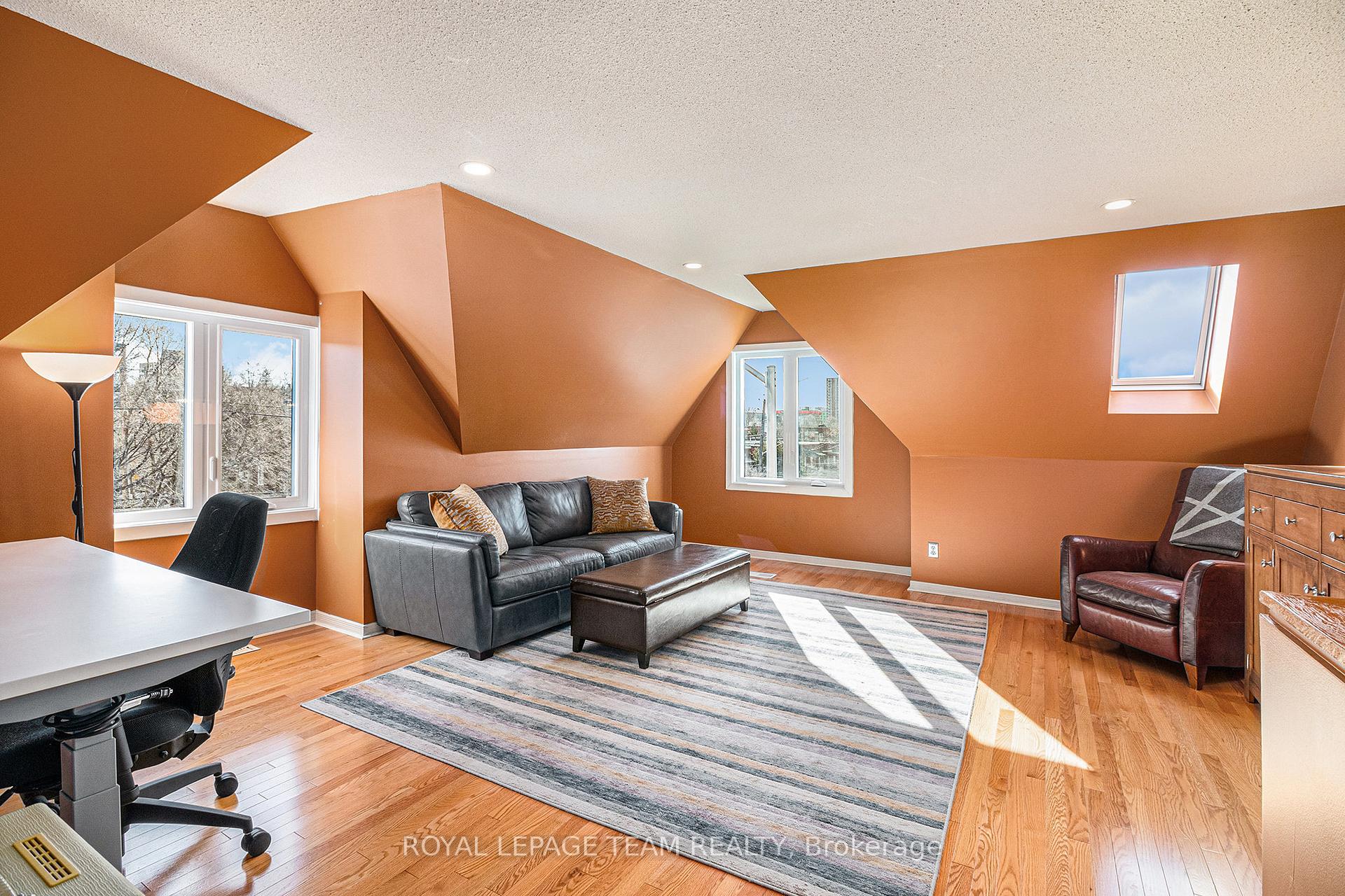 Photo 15 of 119 Elm Street, Ottawa, West Centre Town — HOMEH