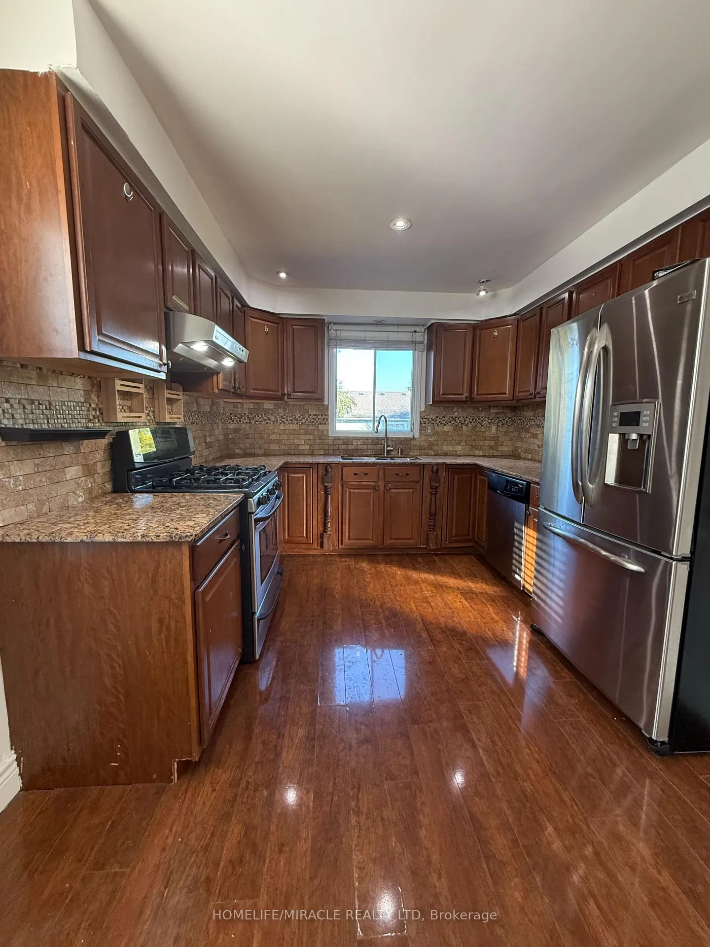 Photo 8 of 44 Knapton Avenue, Ajax, Central — HOMEH