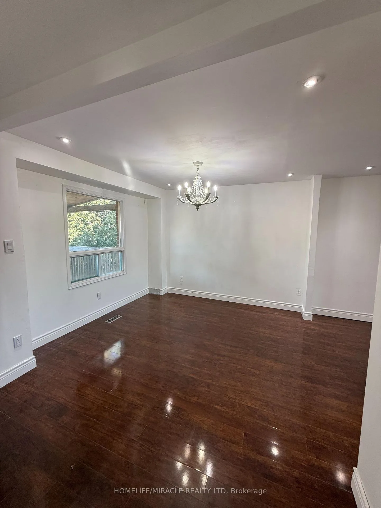 Photo 9 of 44 Knapton Avenue, Ajax, Central — HOMEH
