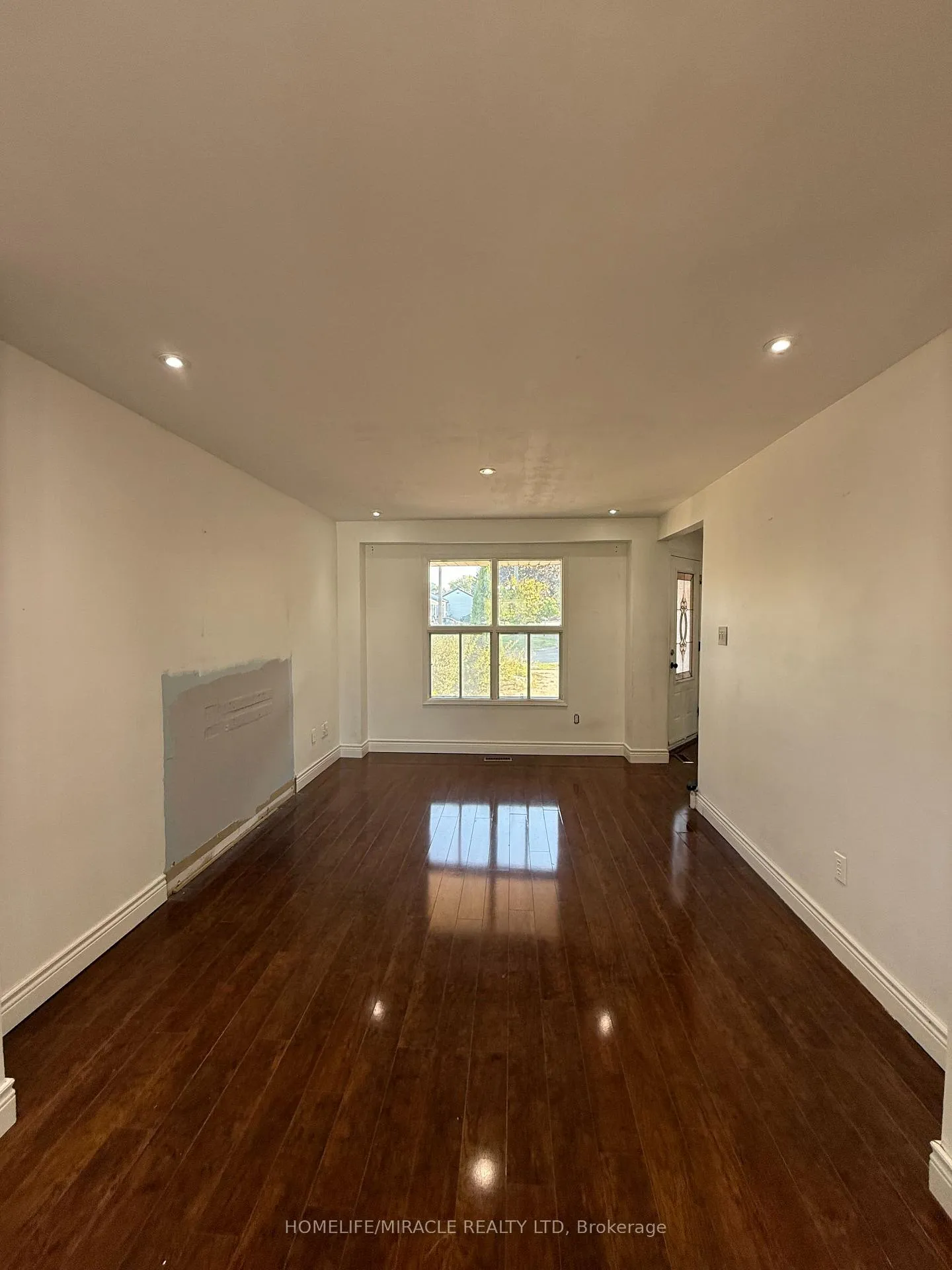 Photo 10 of 44 Knapton Avenue, Ajax, Central — HOMEH