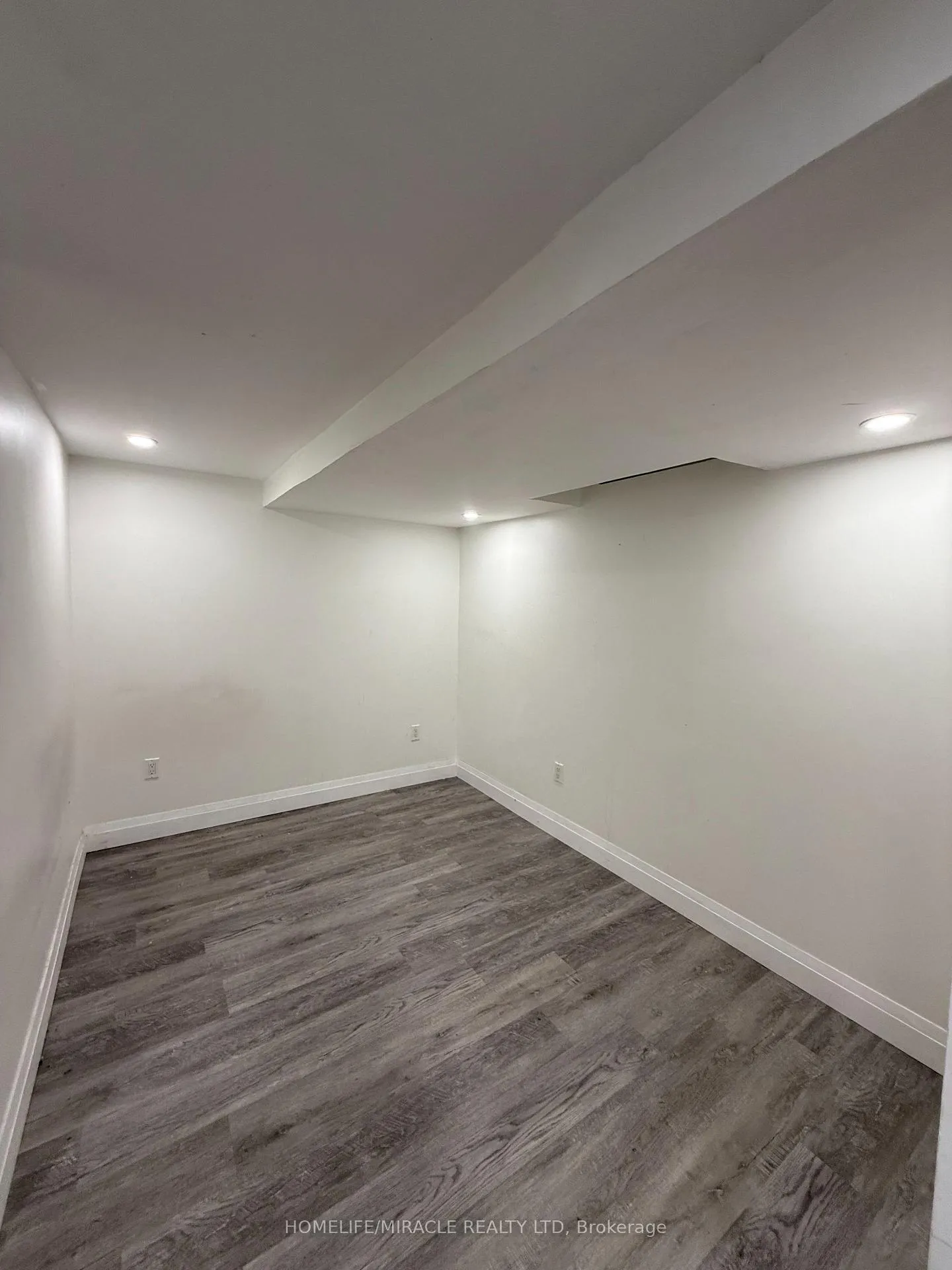 Photo 18 of 44 Knapton Avenue, Ajax, Central — HOMEH