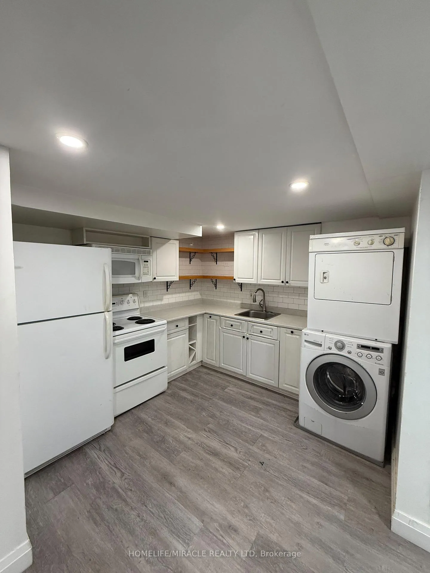 Photo 19 of 44 Knapton Avenue, Ajax, Central — HOMEH