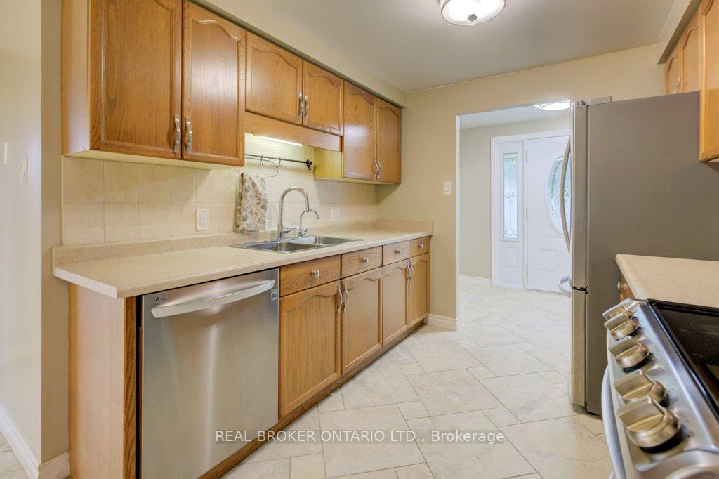 Photo 12 of 259 Newport Place, Waterloo — HOMEH