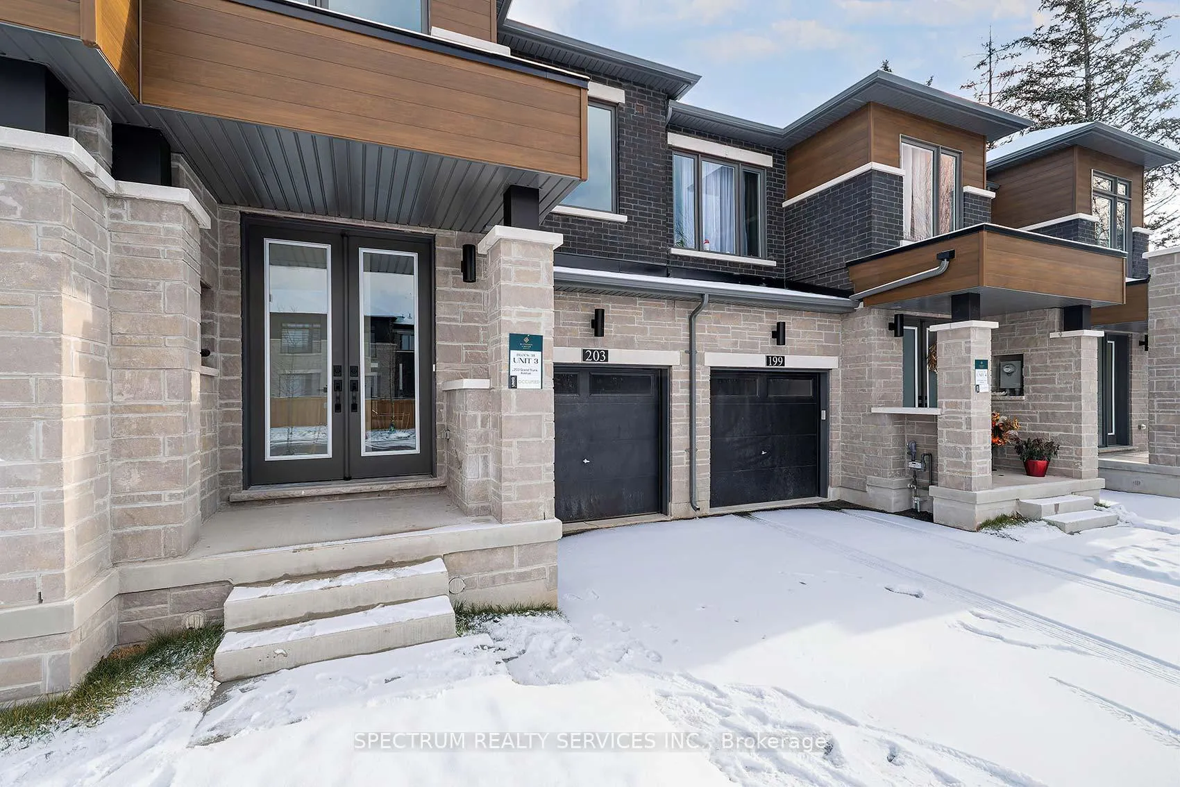 Photo 2 of 203 Grand Trunk Avenue, Vaughan, Patterson — HOMEH