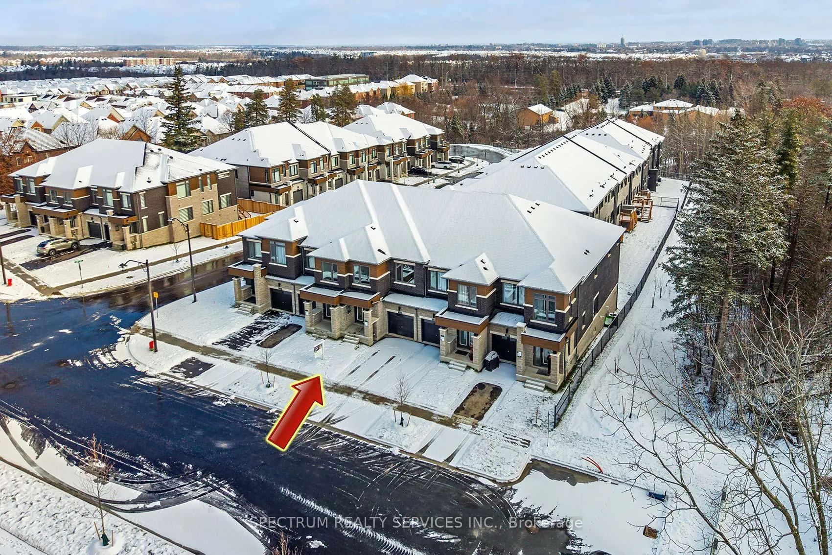 Photo 5 of 203 Grand Trunk Avenue, Vaughan, Patterson — HOMEH