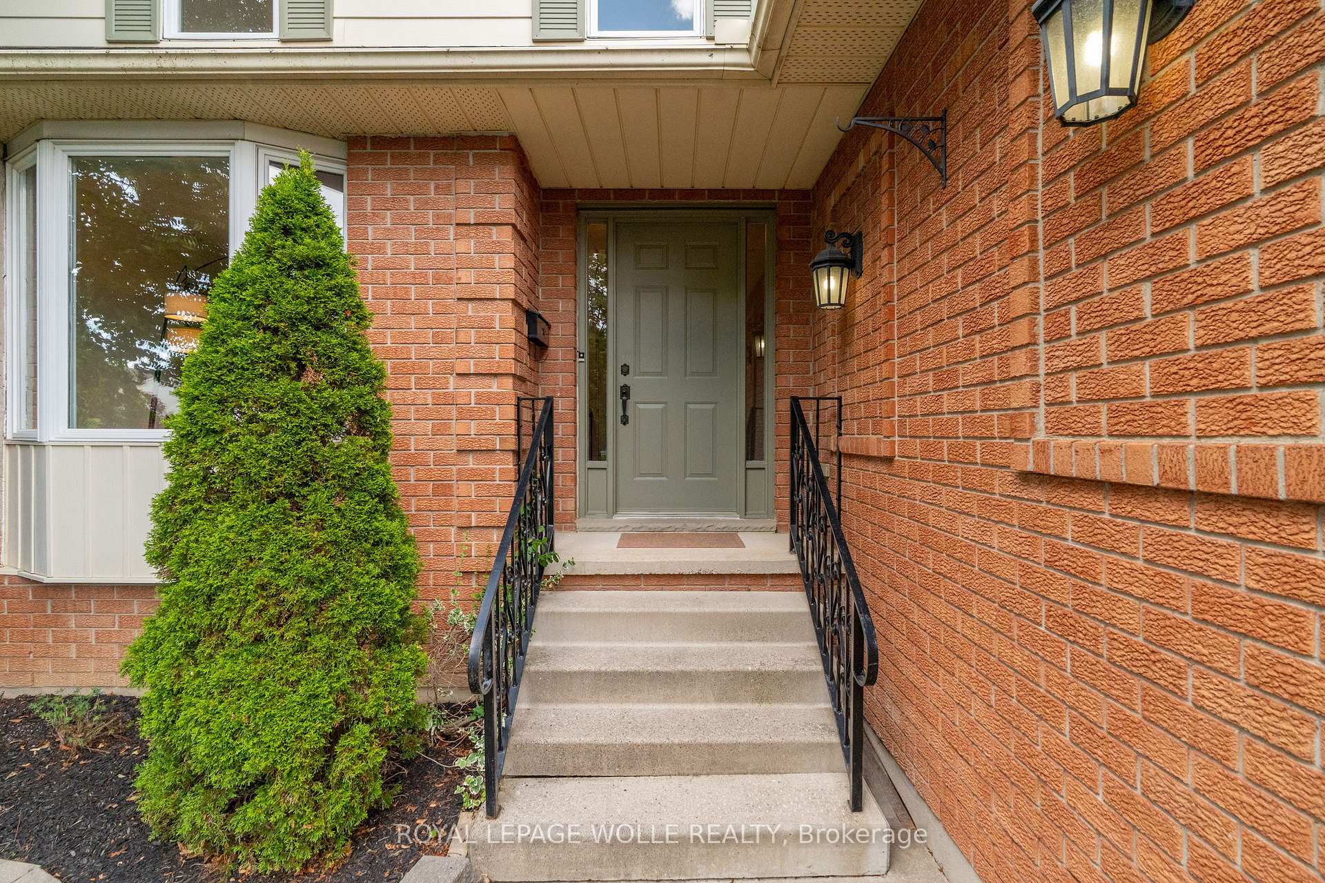 Photo 4 of 89 Valley Ridge Crescent, Waterloo — HOMEH
