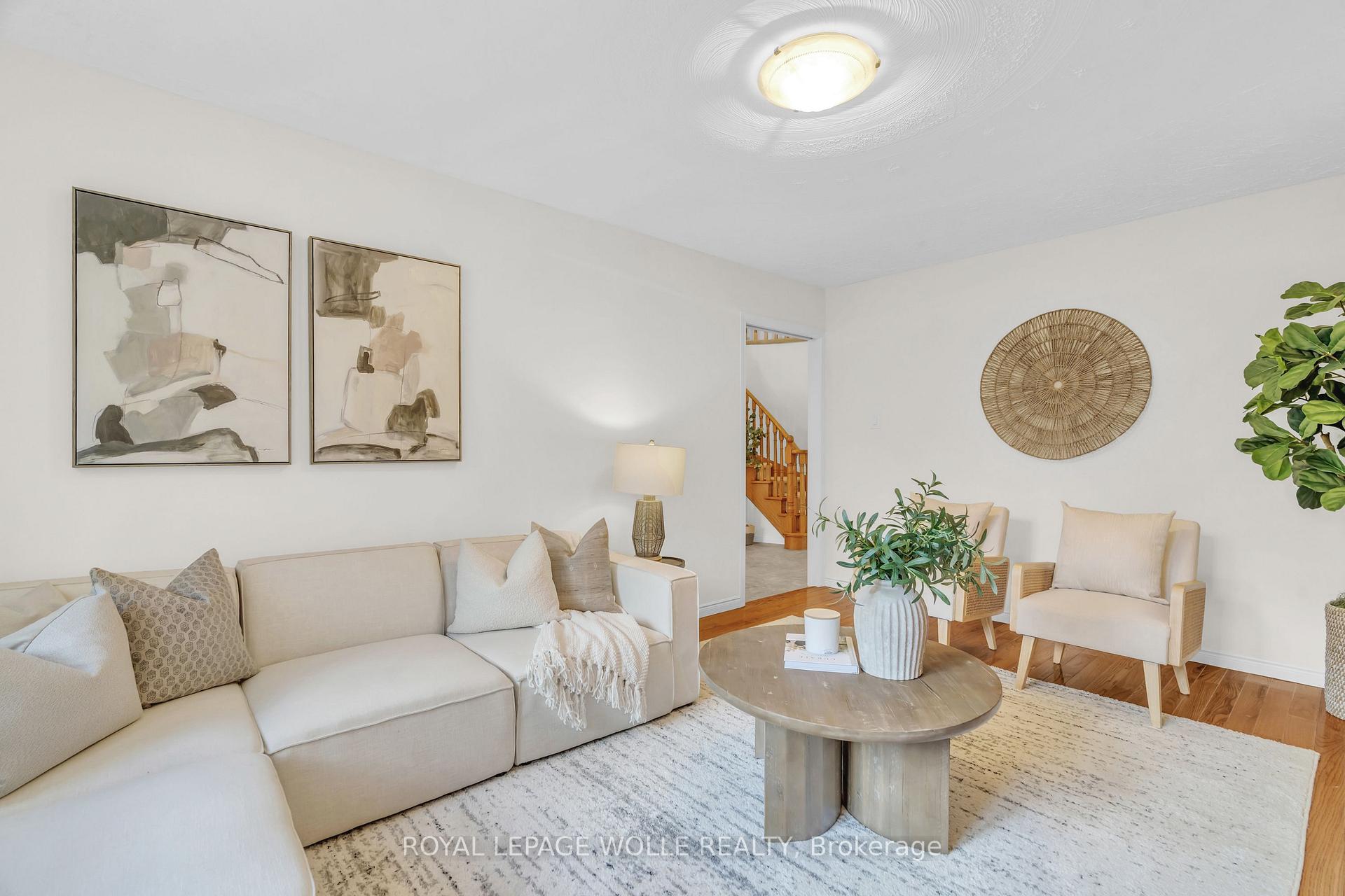 Photo 9 of 89 Valley Ridge Crescent, Waterloo — HOMEH
