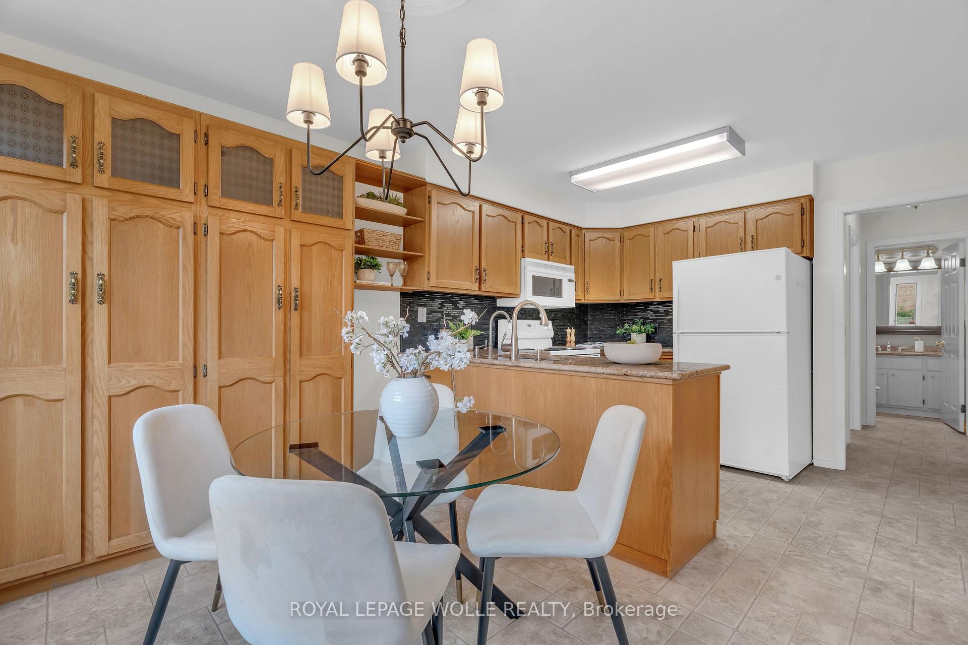 Photo 13 of 89 Valley Ridge Crescent, Waterloo — HOMEH