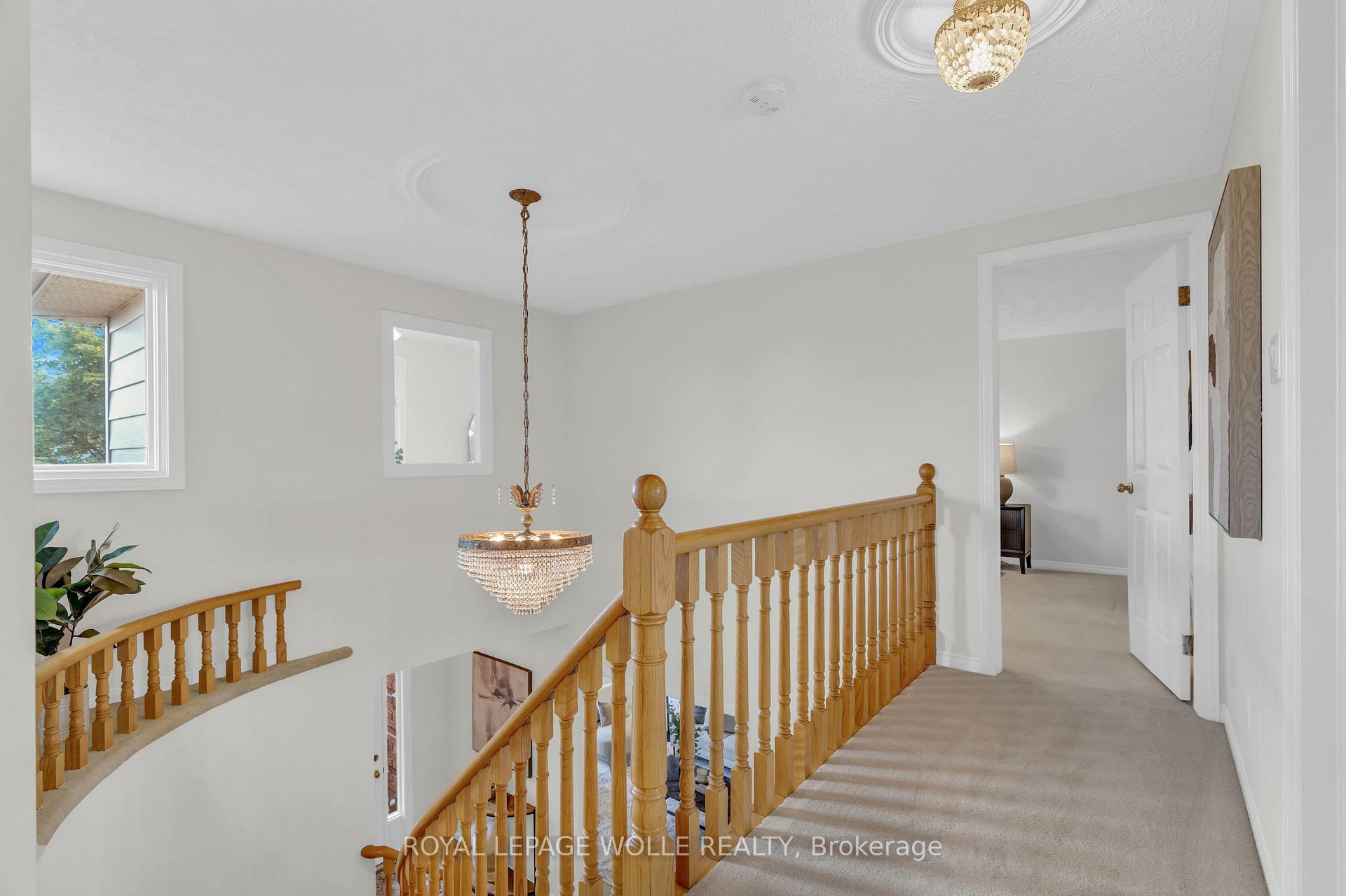 Photo 19 of 89 Valley Ridge Crescent, Waterloo — HOMEH