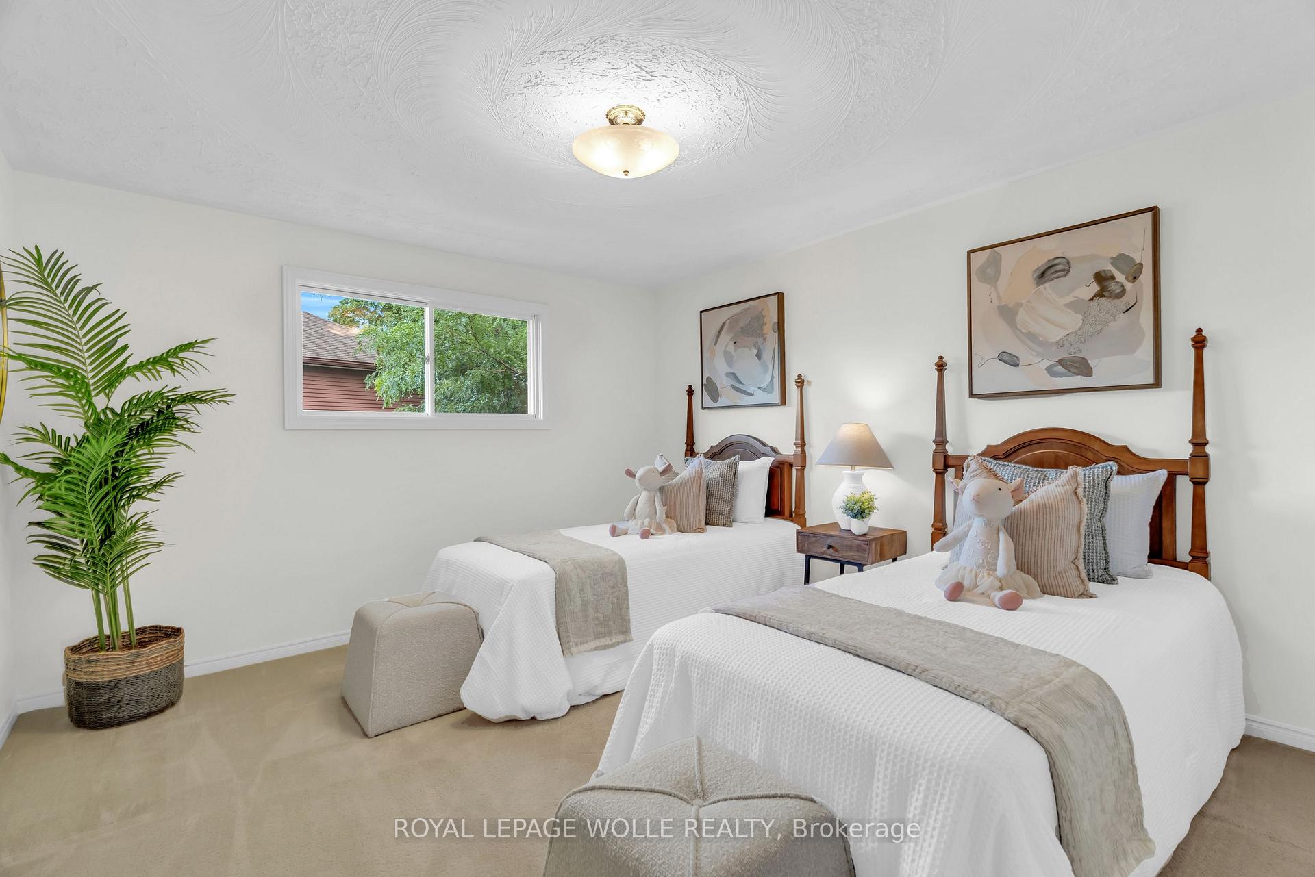 Photo 24 of 89 Valley Ridge Crescent, Waterloo — HOMEH