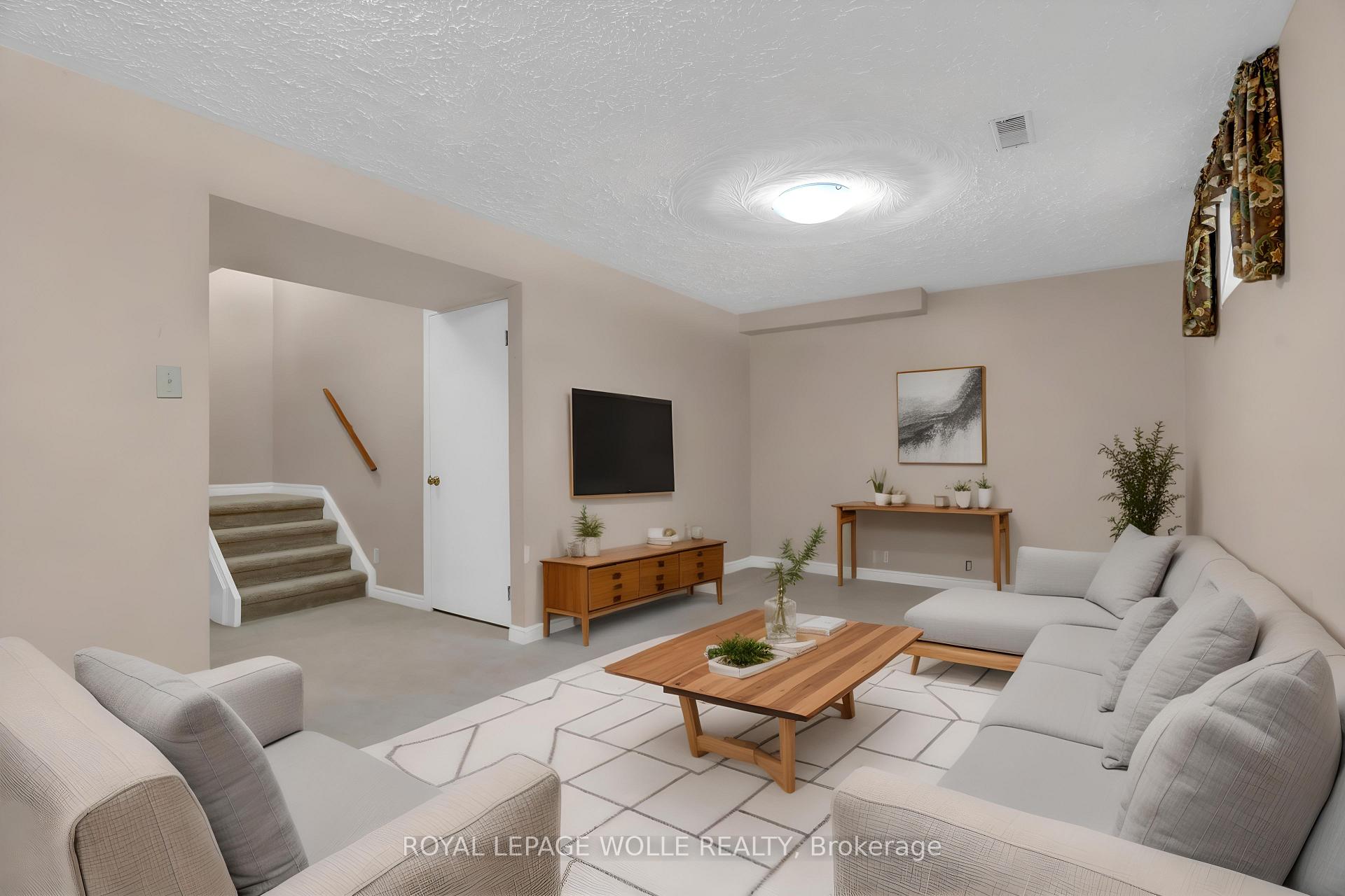 Photo 29 of 89 Valley Ridge Crescent, Waterloo — HOMEH