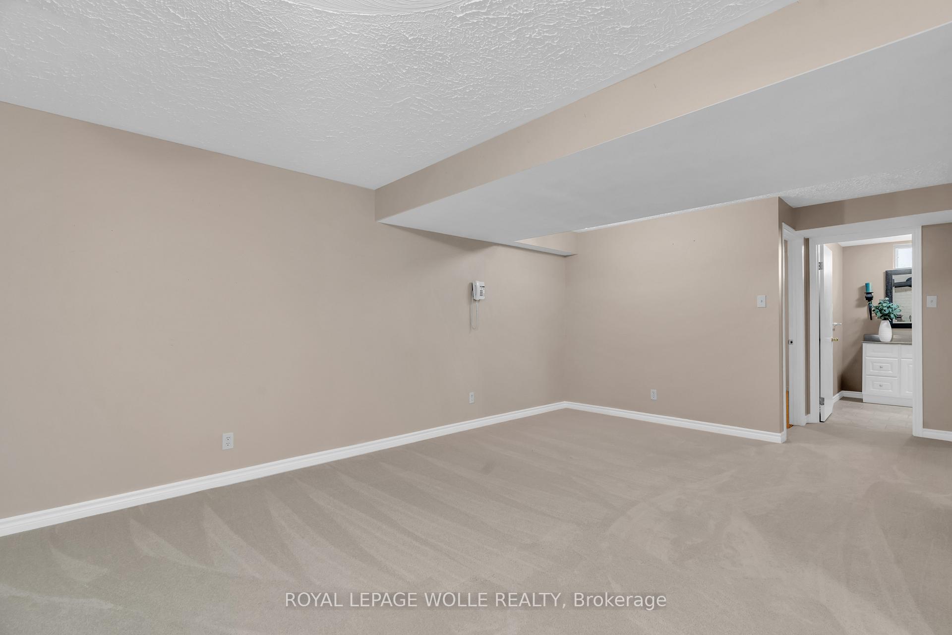 Photo 31 of 89 Valley Ridge Crescent, Waterloo — HOMEH