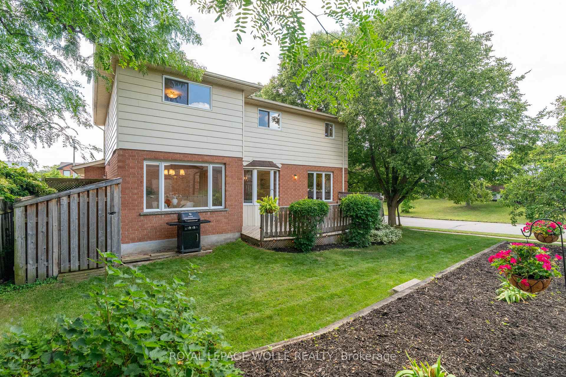 Photo 35 of 89 Valley Ridge Crescent, Waterloo — HOMEH