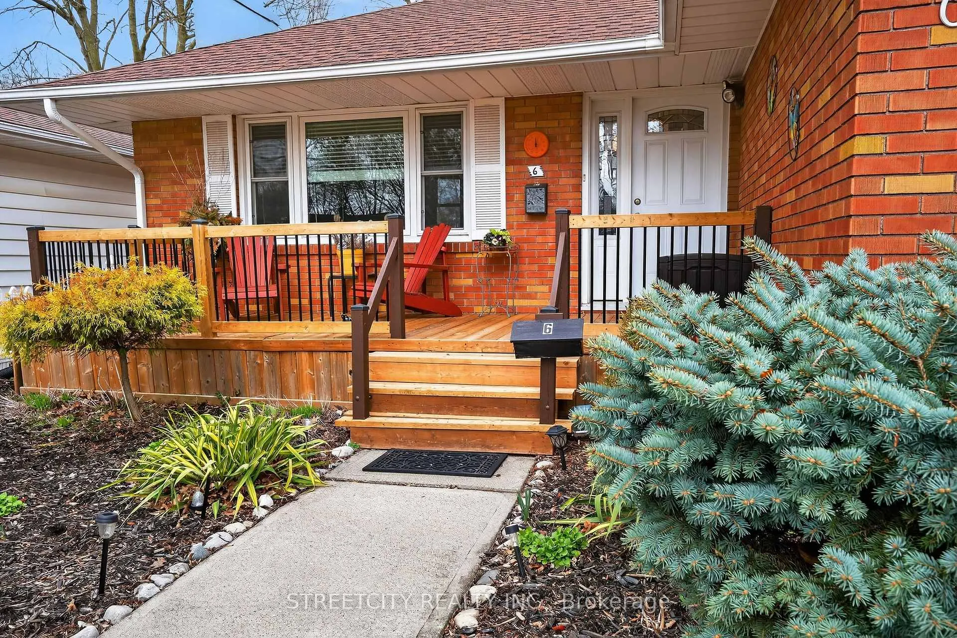 Photo 3 of 6 Montgomery Road, St. Thomas — HOMEH