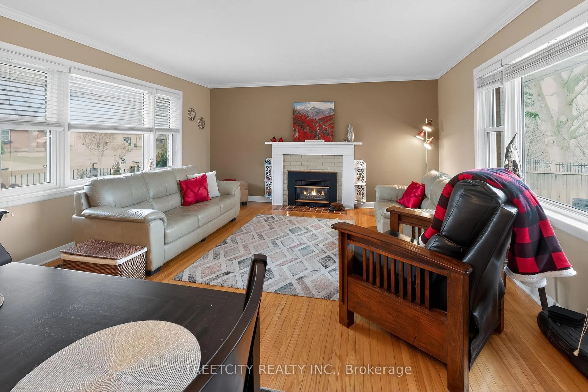 Photo 9 of 6 Montgomery Road, St. Thomas — HOMEH