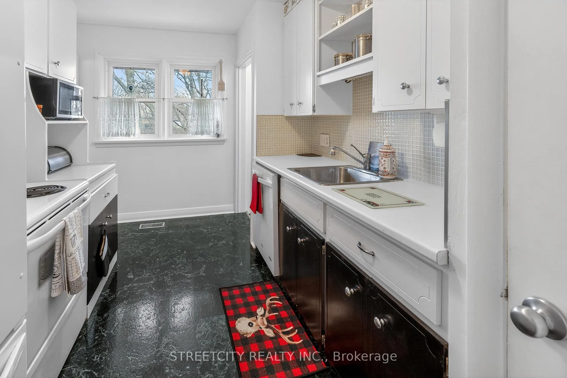Photo 14 of 6 Montgomery Road, St. Thomas — HOMEH