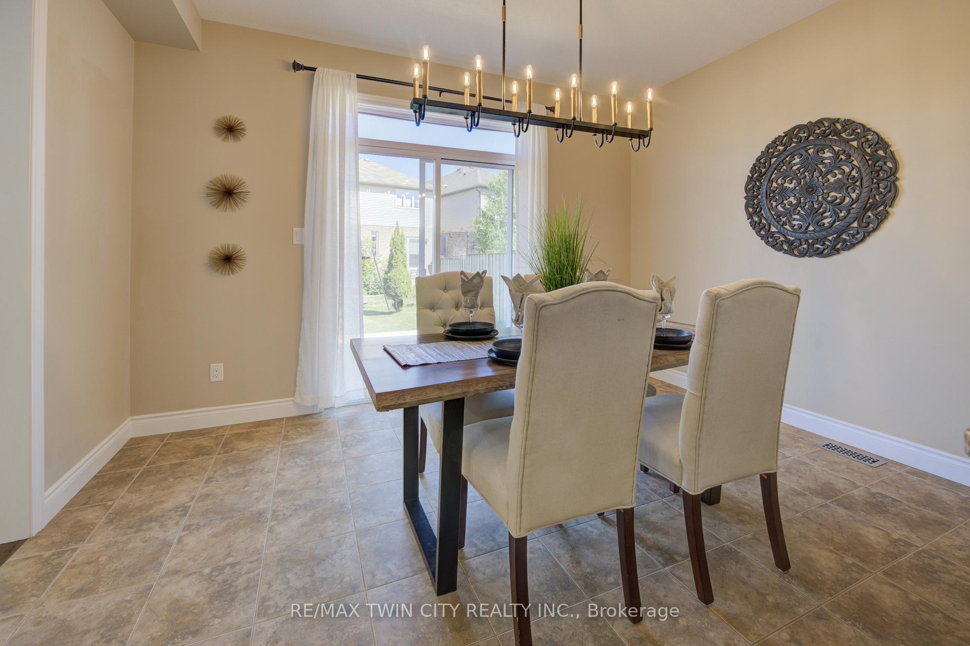 Photo 8 of 304 Westpark Crescent, Waterloo — HOMEH