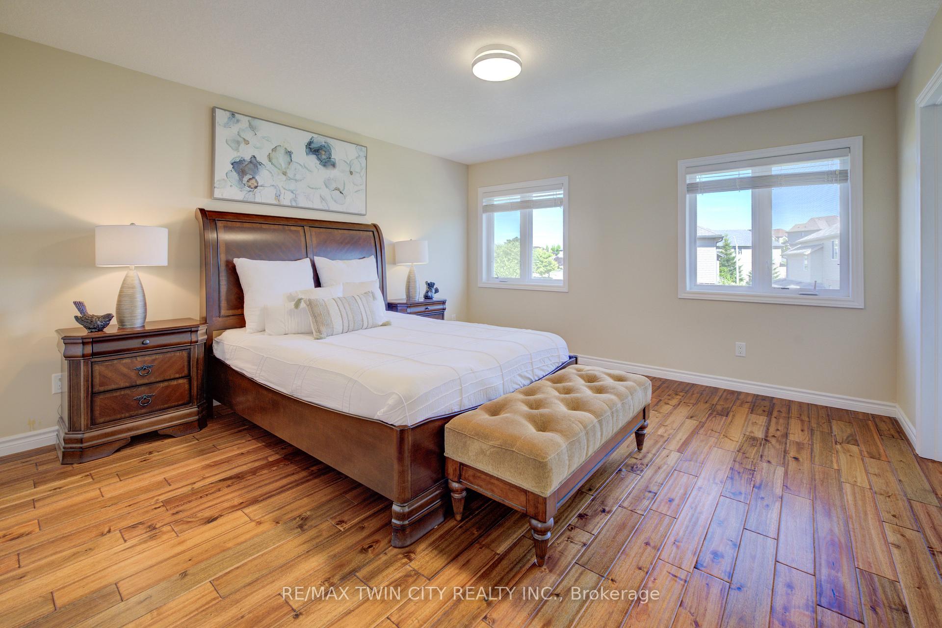 Photo 22 of 304 Westpark Crescent, Waterloo — HOMEH