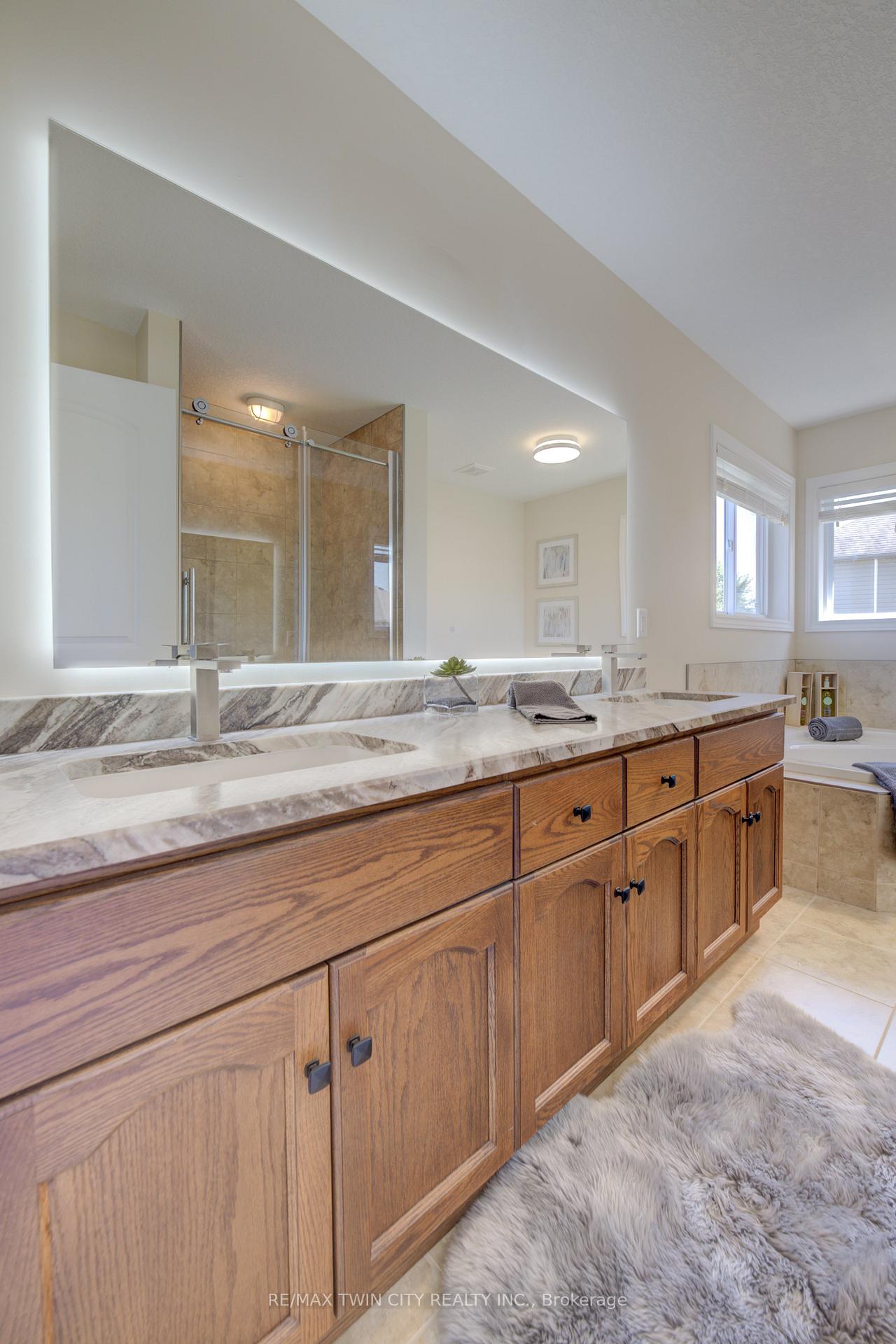 Photo 26 of 304 Westpark Crescent, Waterloo — HOMEH