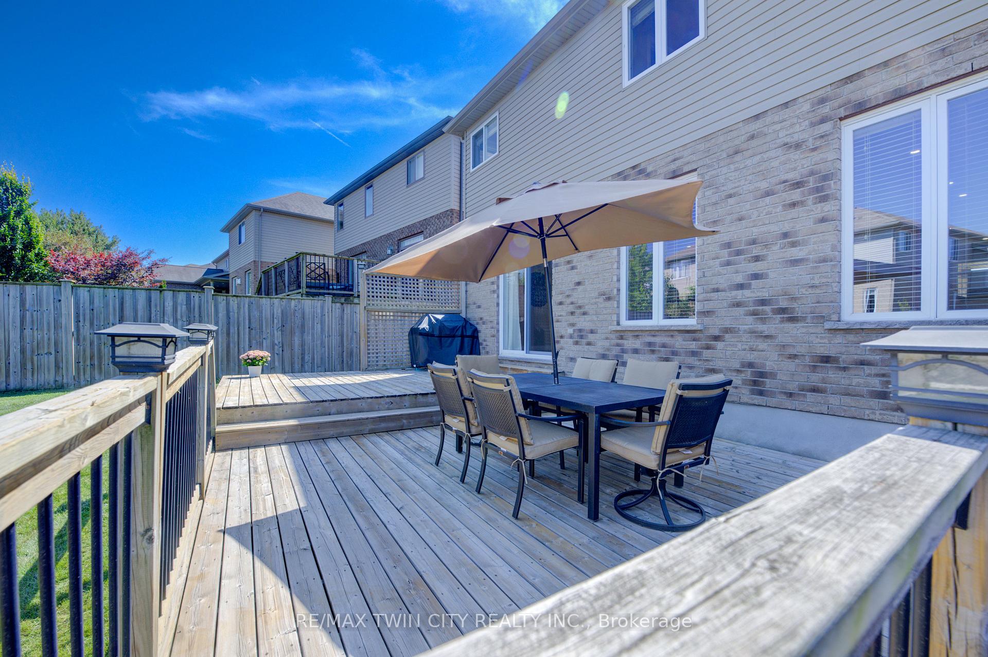 Photo 28 of 304 Westpark Crescent, Waterloo — HOMEH