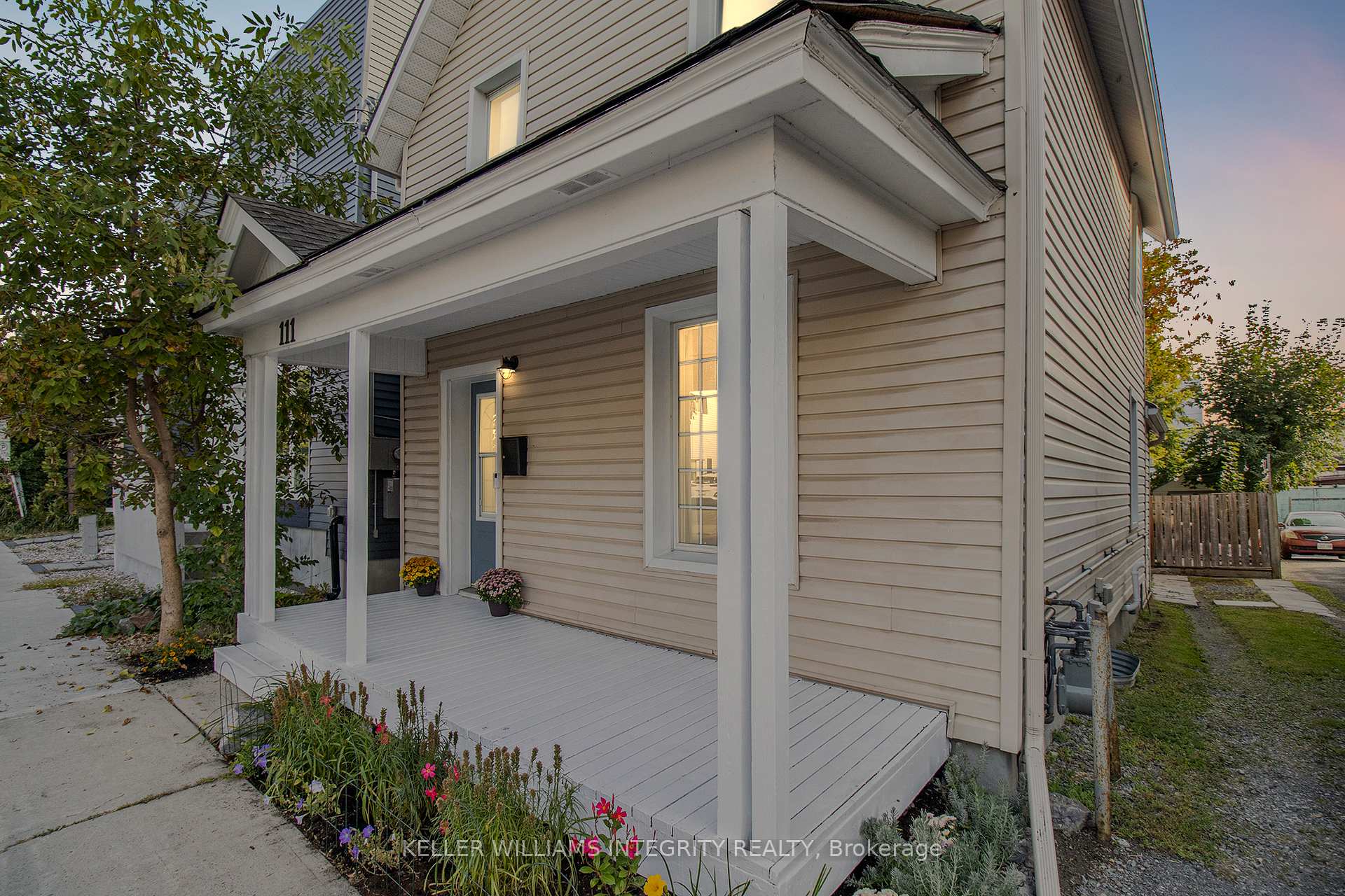 Photo 4 of 111 Carruthers Avenue, Ottawa, Mechanicsville — HOMEH