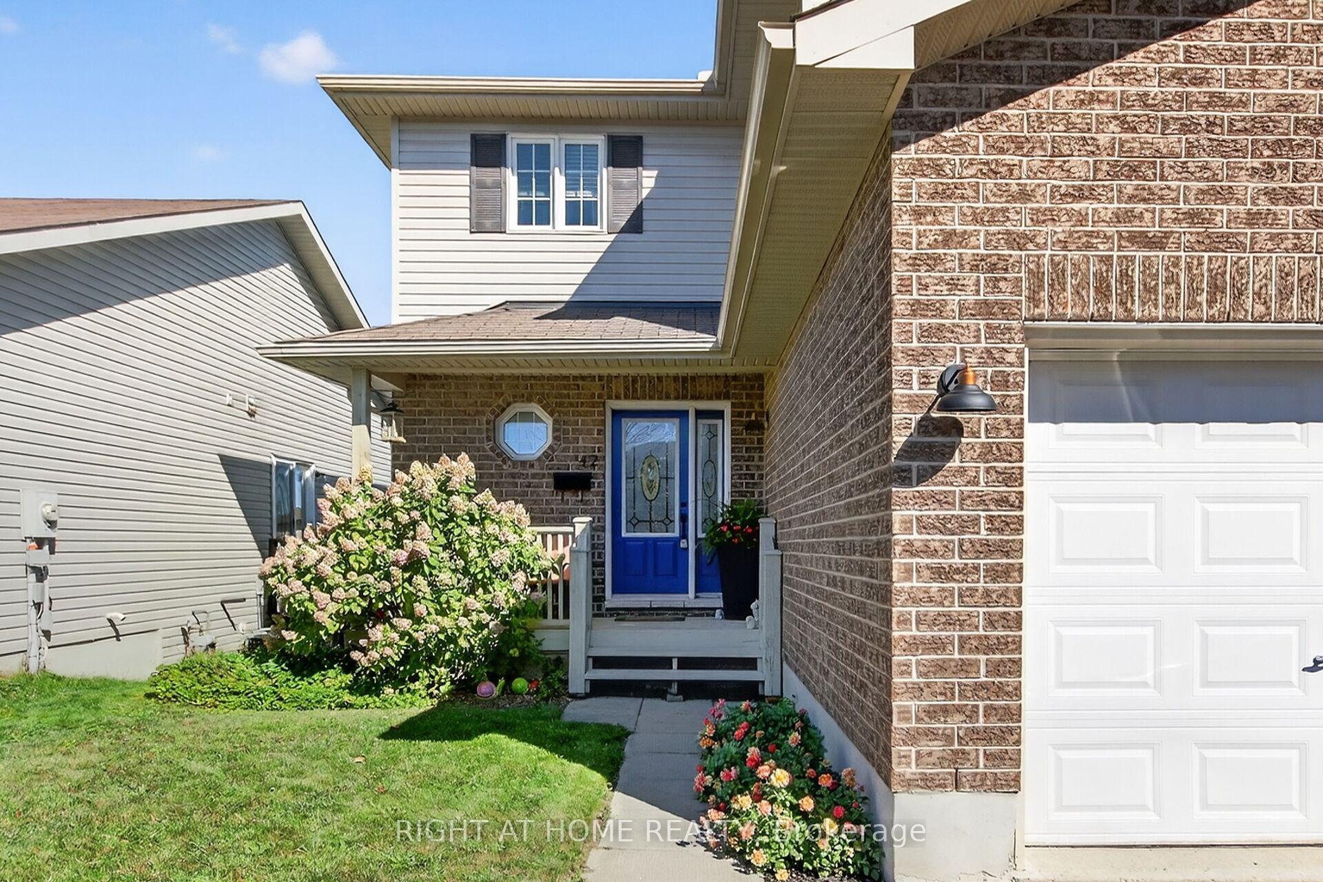 Photo 2 of 42 Frieday Street, Arnprior — HOMEH