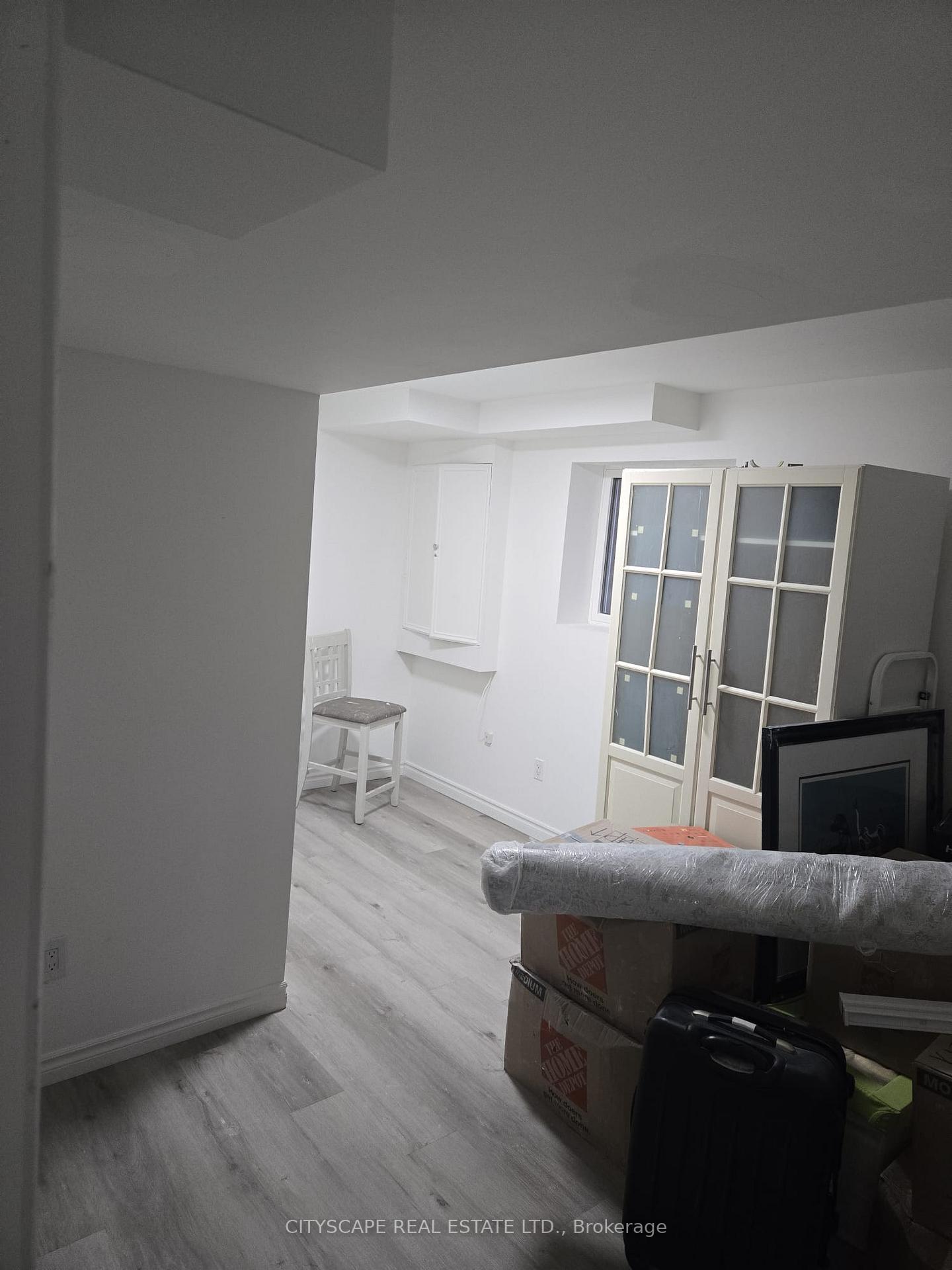 Photo 6 of 47 Eddington Place W, Vaughan, Maple — HOMEH