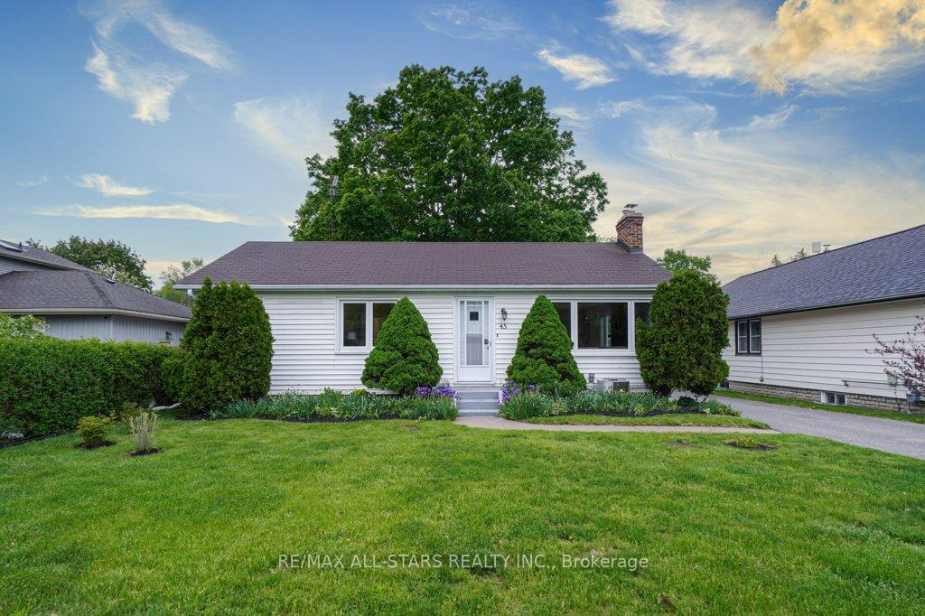 Photo 2 of 45 Reach Street, Uxbridge — HOMEH