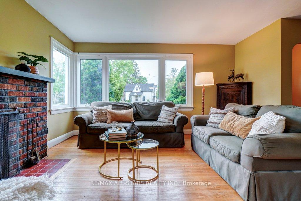 Photo 5 of 45 Reach Street, Uxbridge — HOMEH