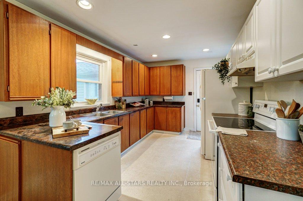 Photo 12 of 45 Reach Street, Uxbridge — HOMEH