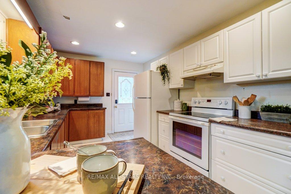 Photo 17 of 45 Reach Street, Uxbridge — HOMEH