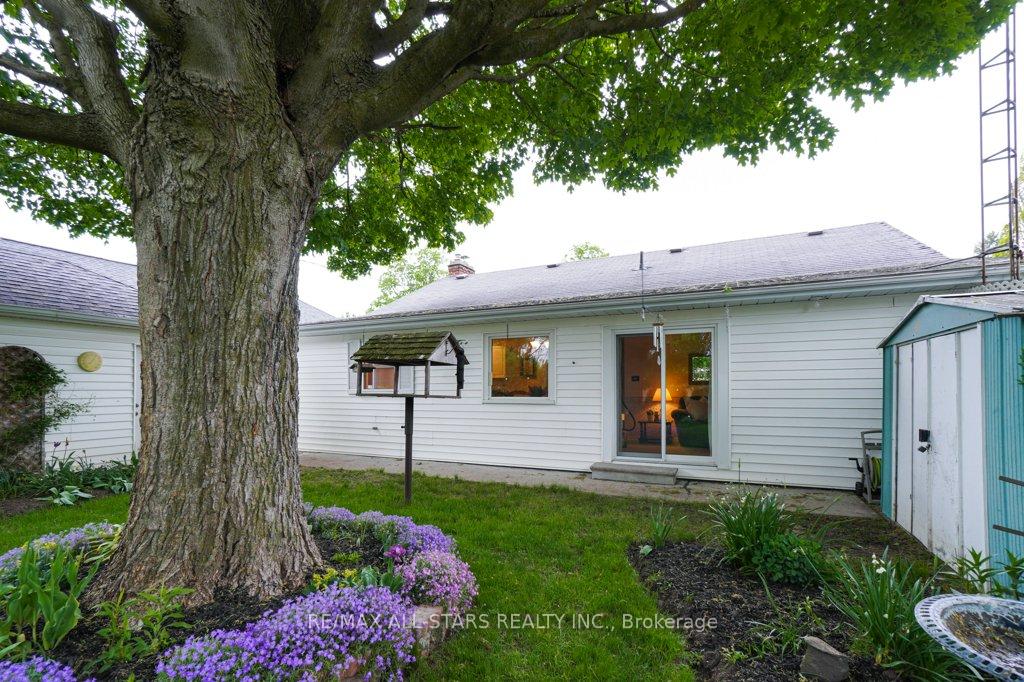Photo 46 of 45 Reach Street, Uxbridge — HOMEH