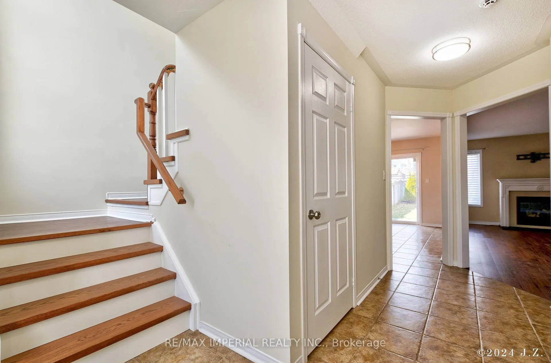 Photo 2 of 1188 Stire Street, Oshawa, Pinecrest — HOMEH