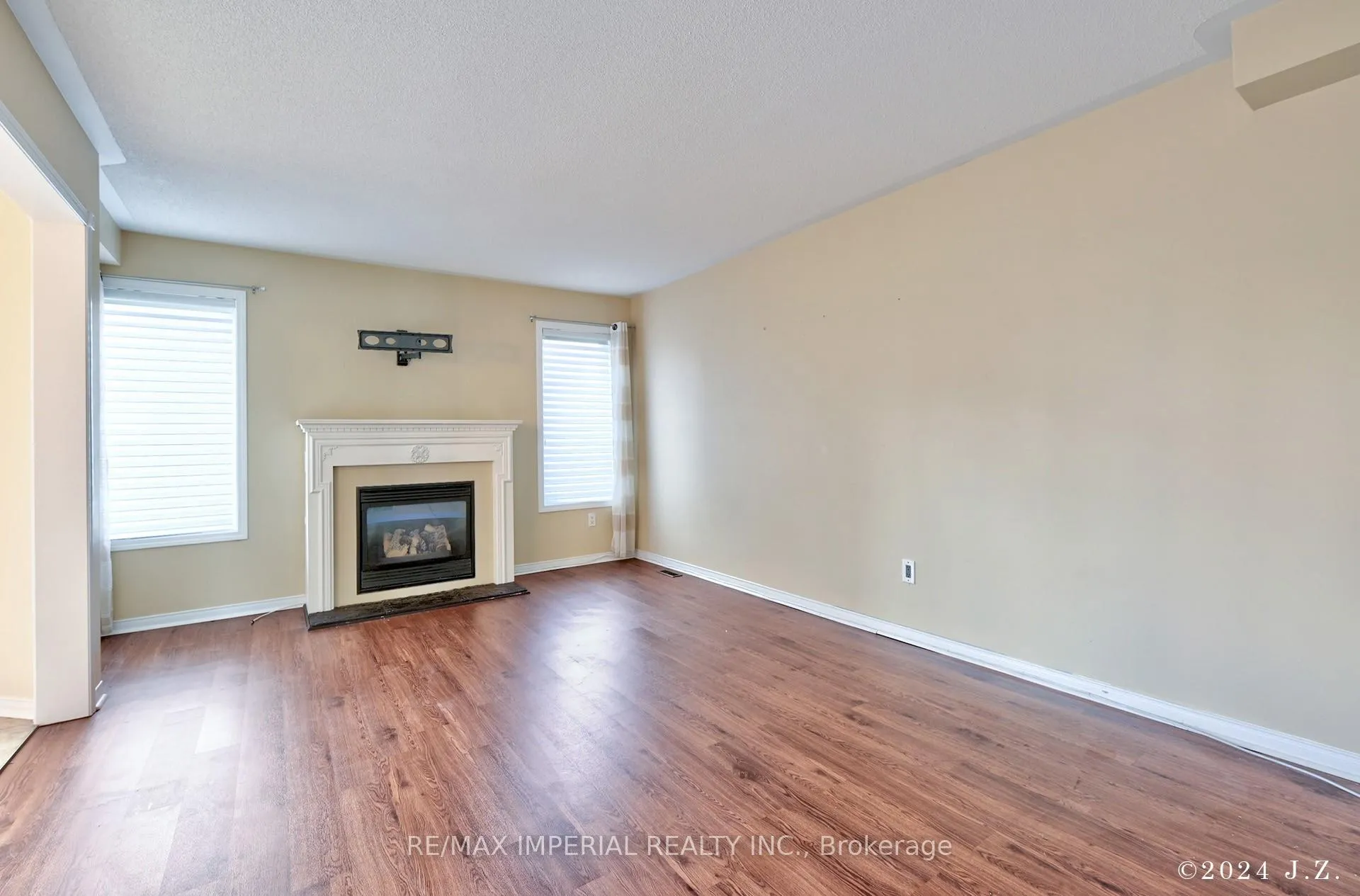 Photo 5 of 1188 Stire Street, Oshawa, Pinecrest — HOMEH