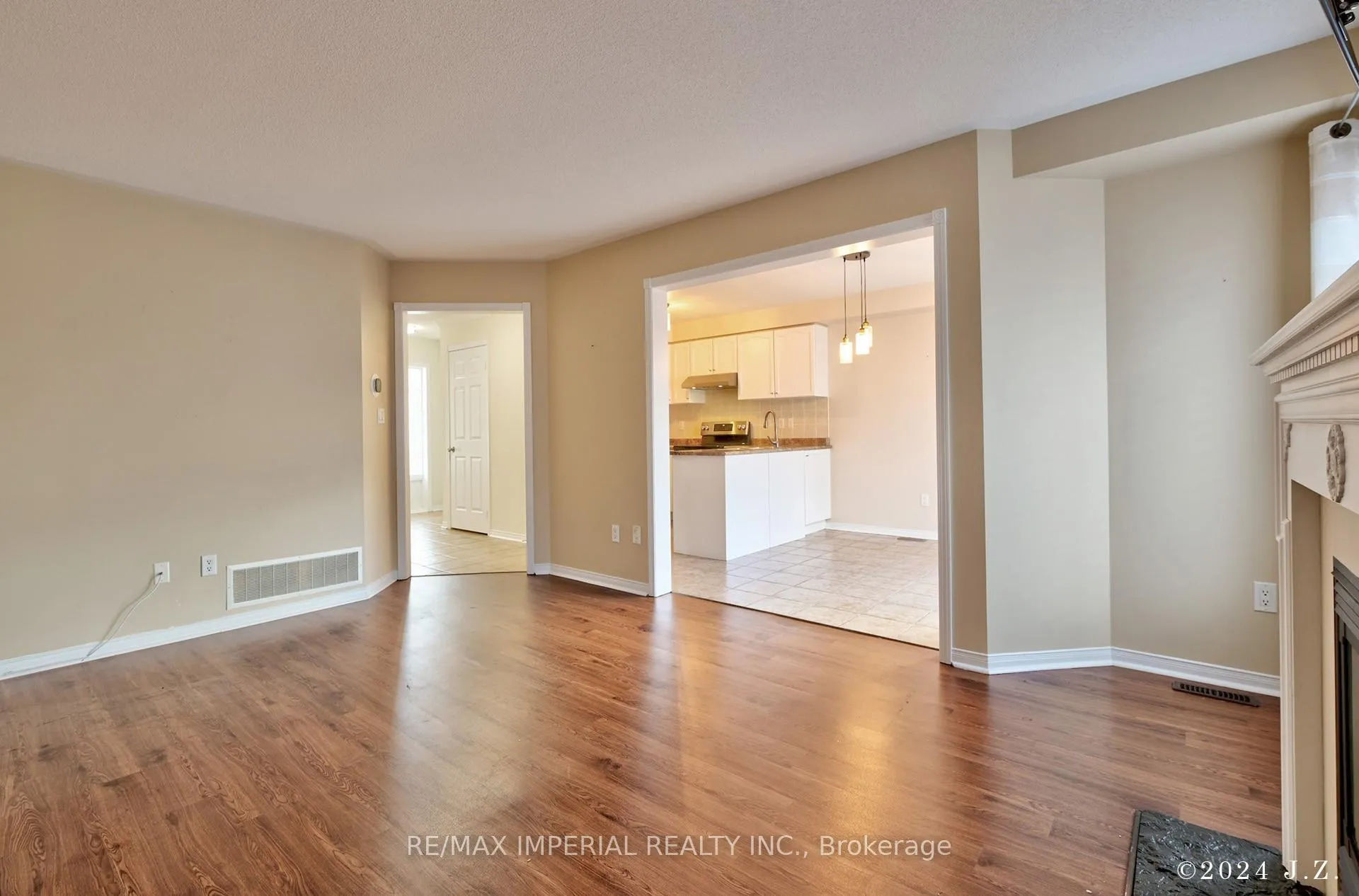 Photo 8 of 1188 Stire Street, Oshawa, Pinecrest — HOMEH