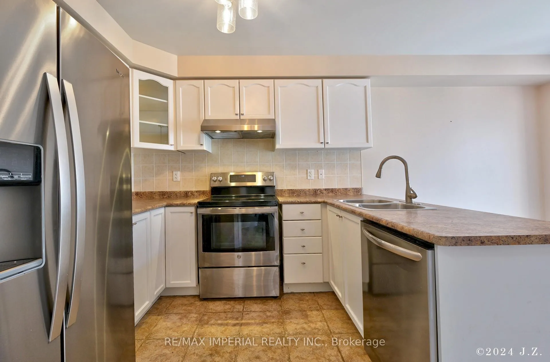 Photo 10 of 1188 Stire Street, Oshawa, Pinecrest — HOMEH