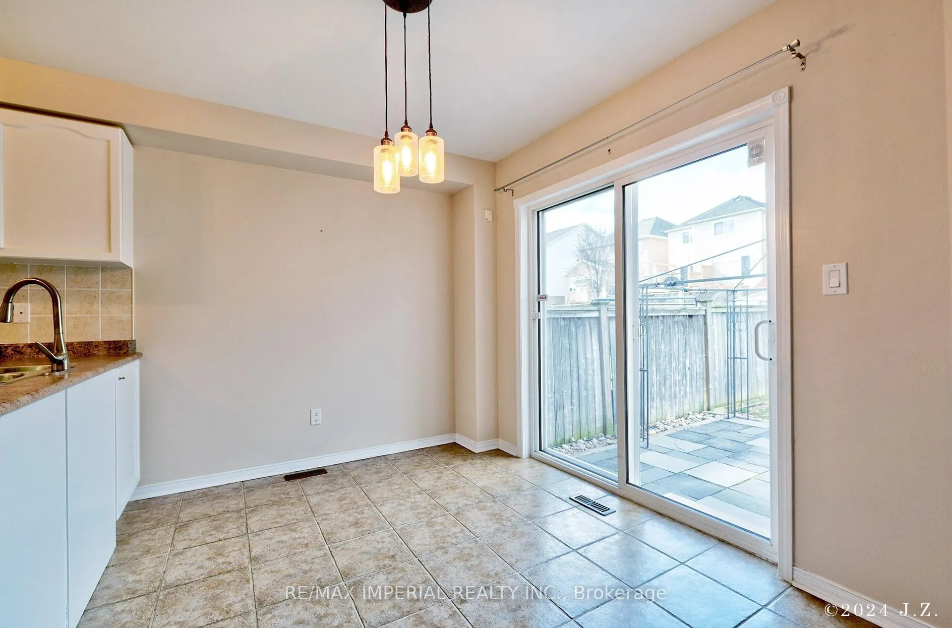 Photo 14 of 1188 Stire Street, Oshawa, Pinecrest — HOMEH