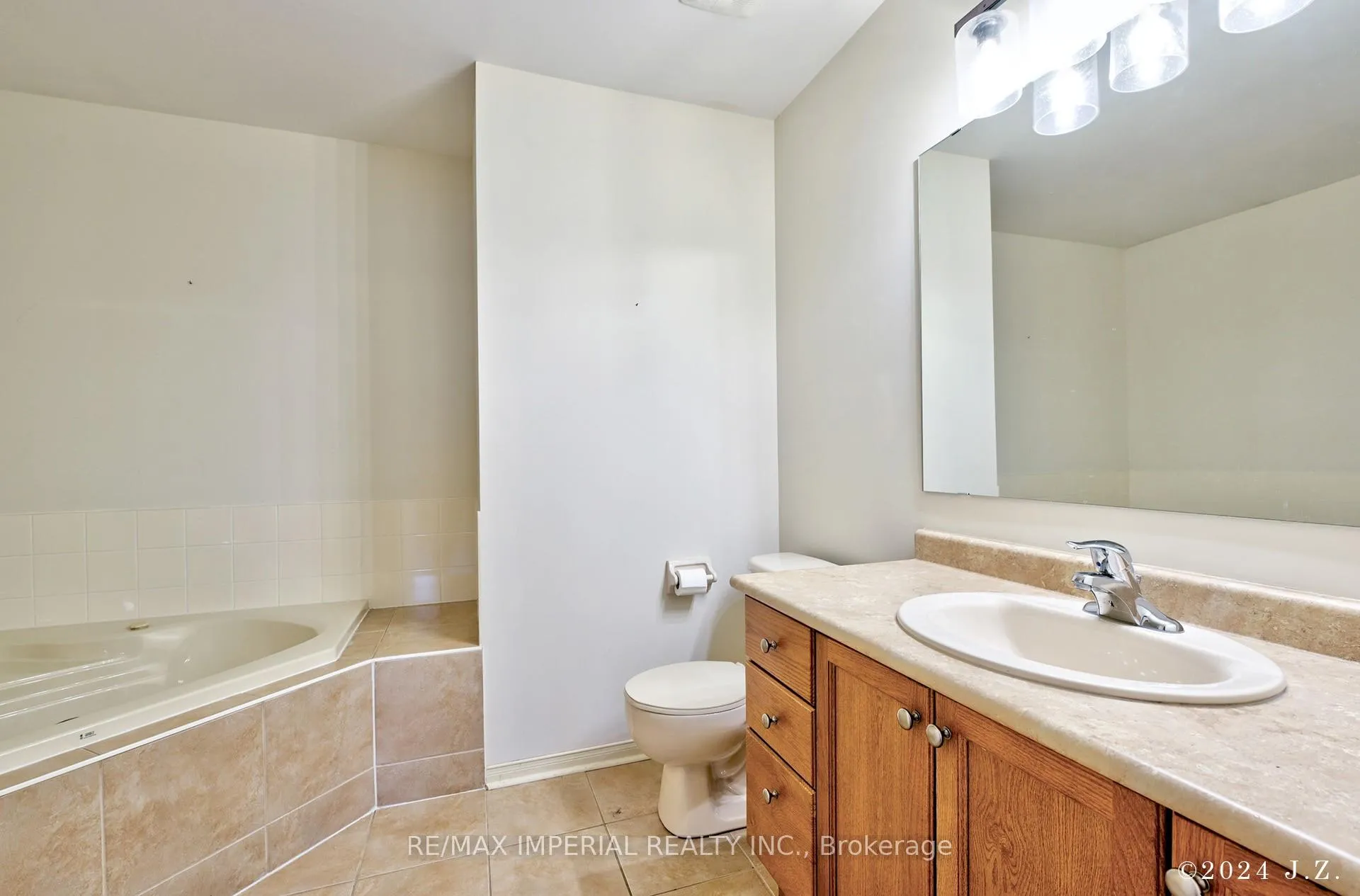 Photo 22 of 1188 Stire Street, Oshawa, Pinecrest — HOMEH