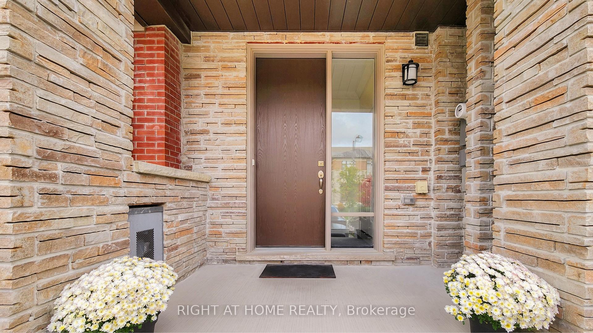Photo 23 of 26 Badgerow Way, Aurora, Rural Aurora — HOMEH