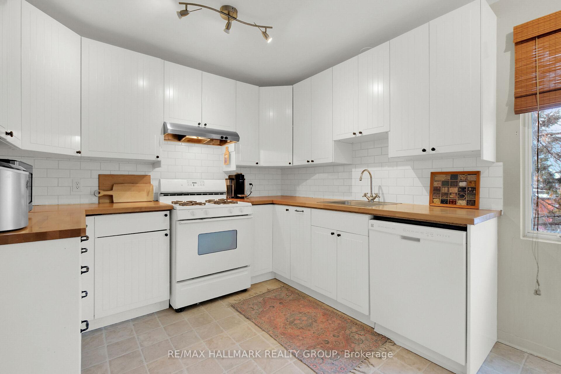Photo 15 of 49 Spruce Street, Ottawa, West Centre Town — HOMEH