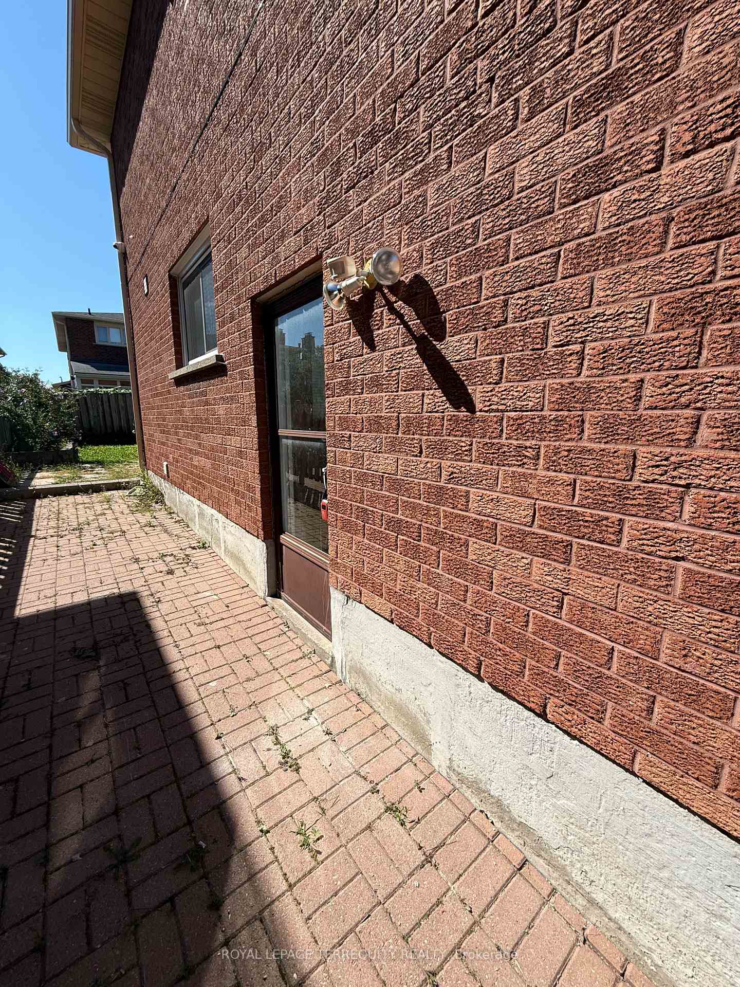 Photo 3 of Unit Lower, 15 Kaiser Drive, Vaughan, West Woodbridge — HOMEH