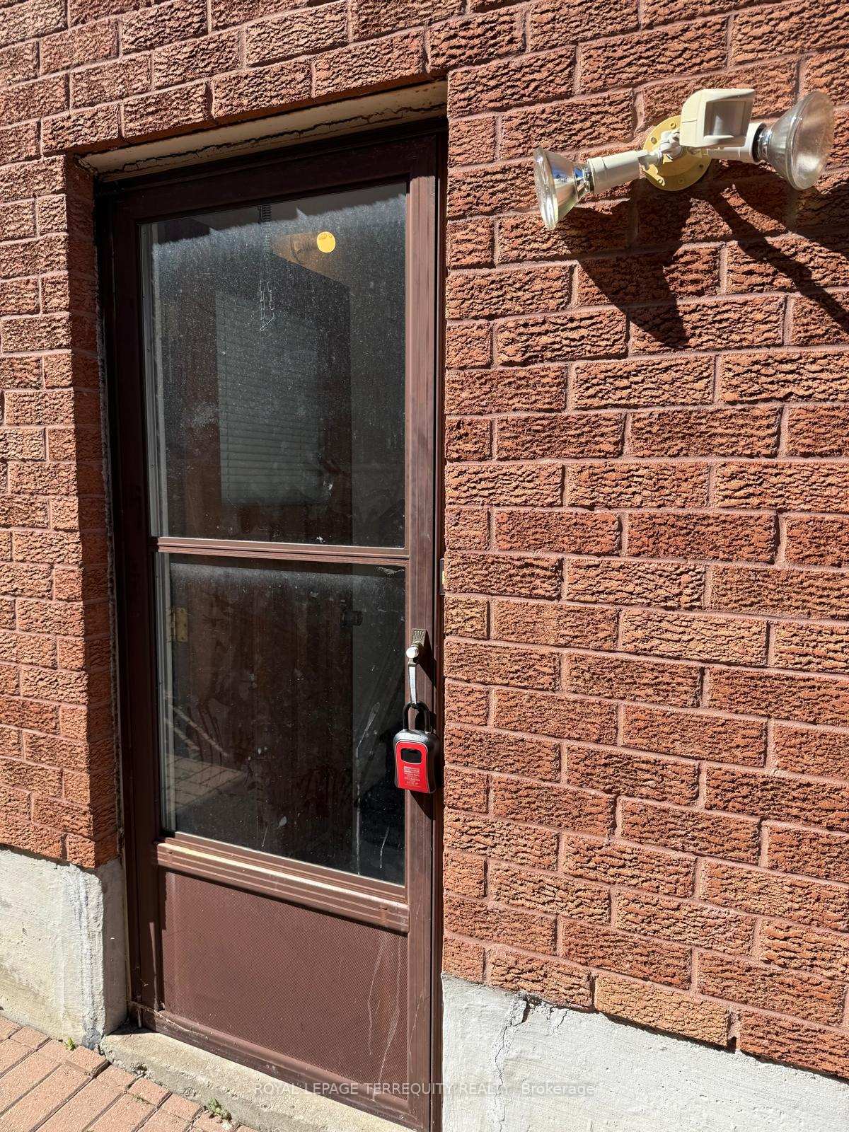 Photo 4 of Unit Lower, 15 Kaiser Drive, Vaughan, West Woodbridge — HOMEH
