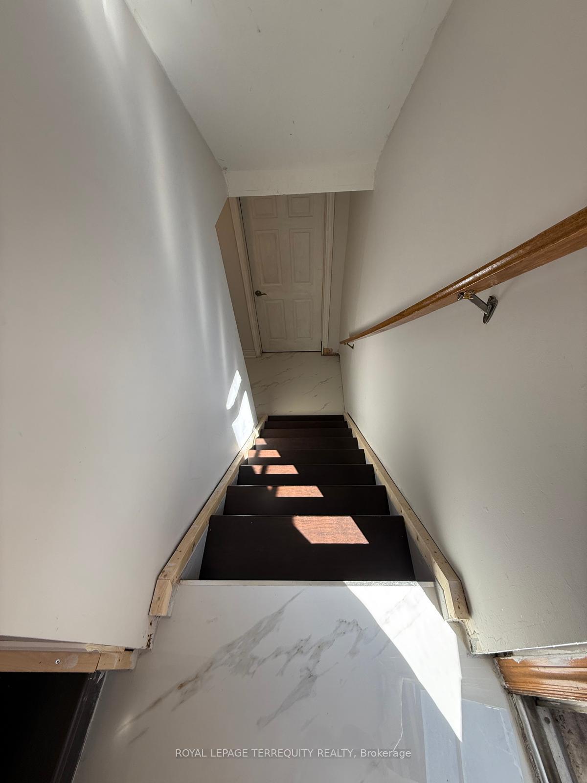 Photo 7 of Unit Lower, 15 Kaiser Drive, Vaughan, West Woodbridge — HOMEH