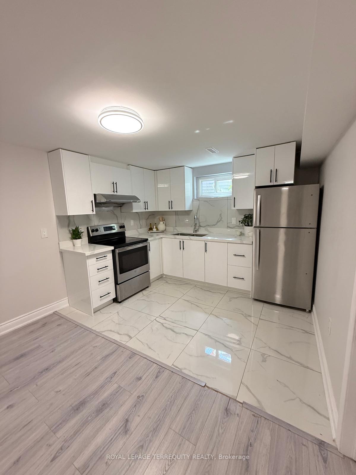 Photo 11 of Unit Lower, 15 Kaiser Drive, Vaughan, West Woodbridge — HOMEH